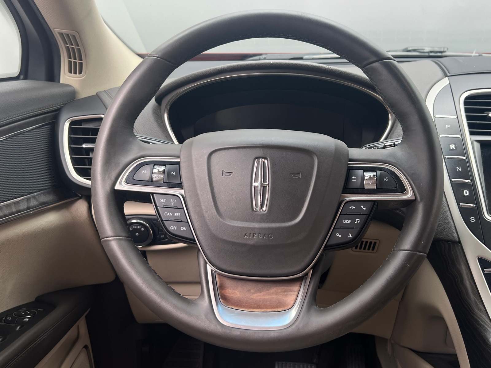 Thumbnail: 2019 Lincoln Nautilus - 4