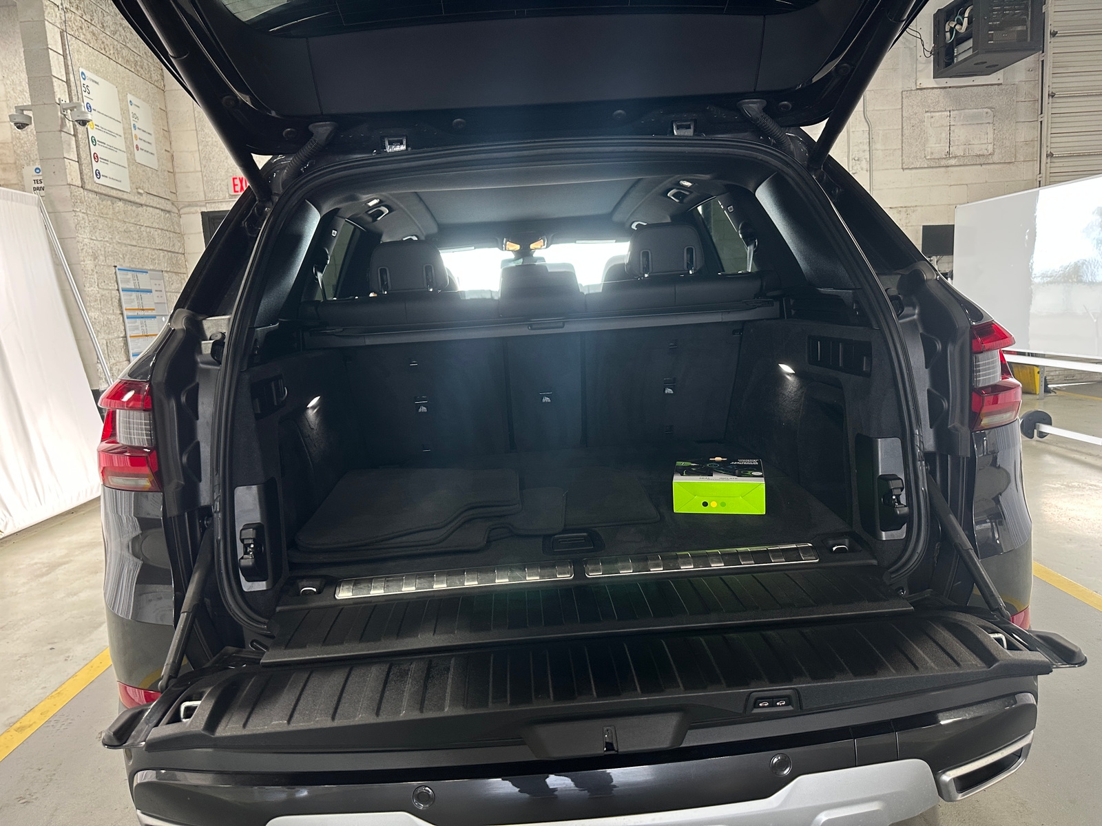 Thumbnail: 2021 BMW X5 - 6