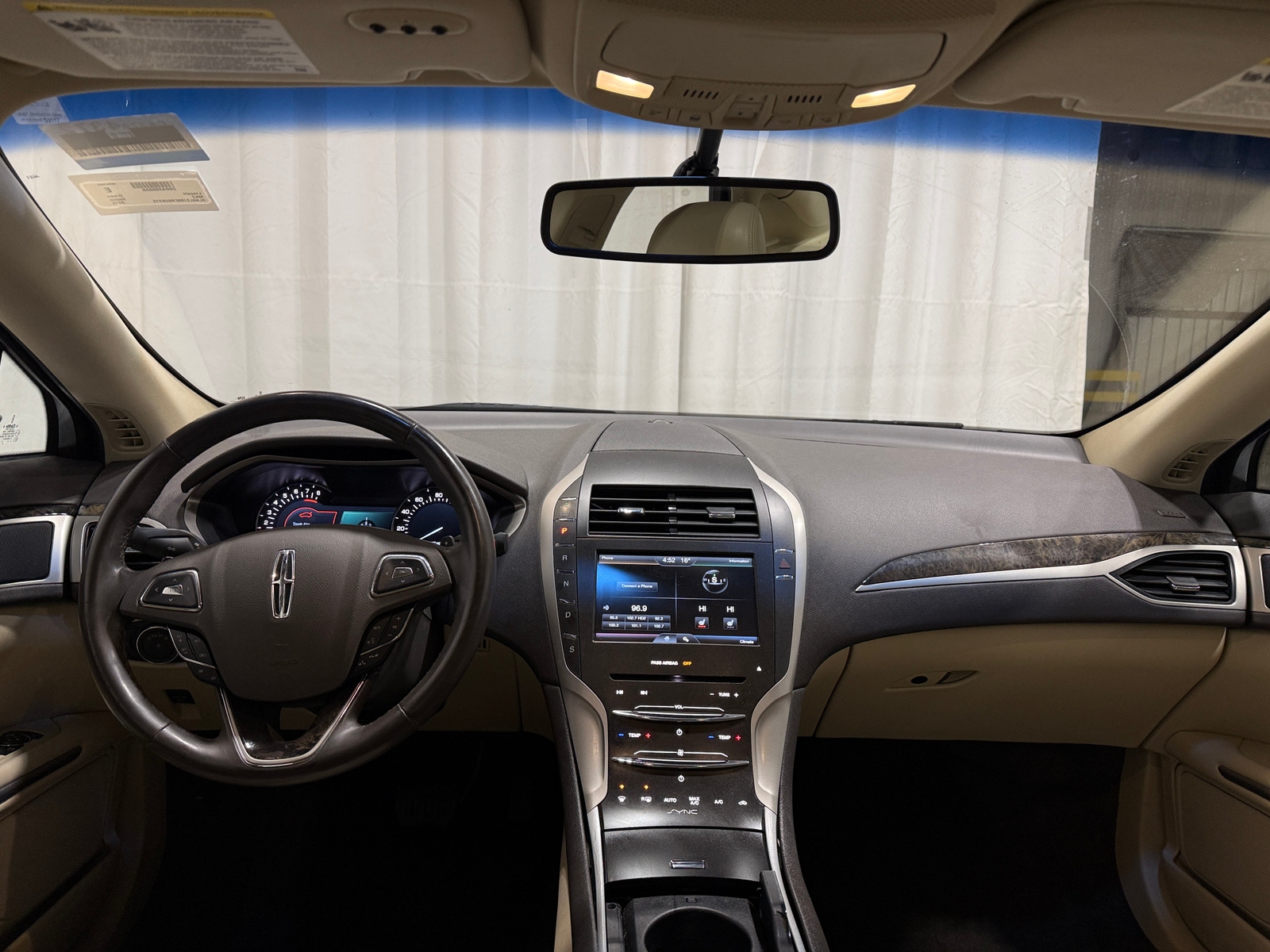 Thumbnail: 2015 Lincoln MKZ - 2