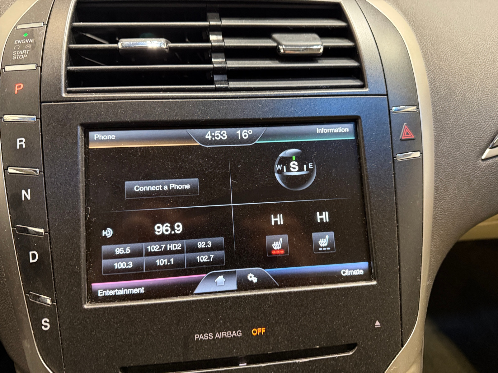 Thumbnail: 2015 Lincoln MKZ - 3