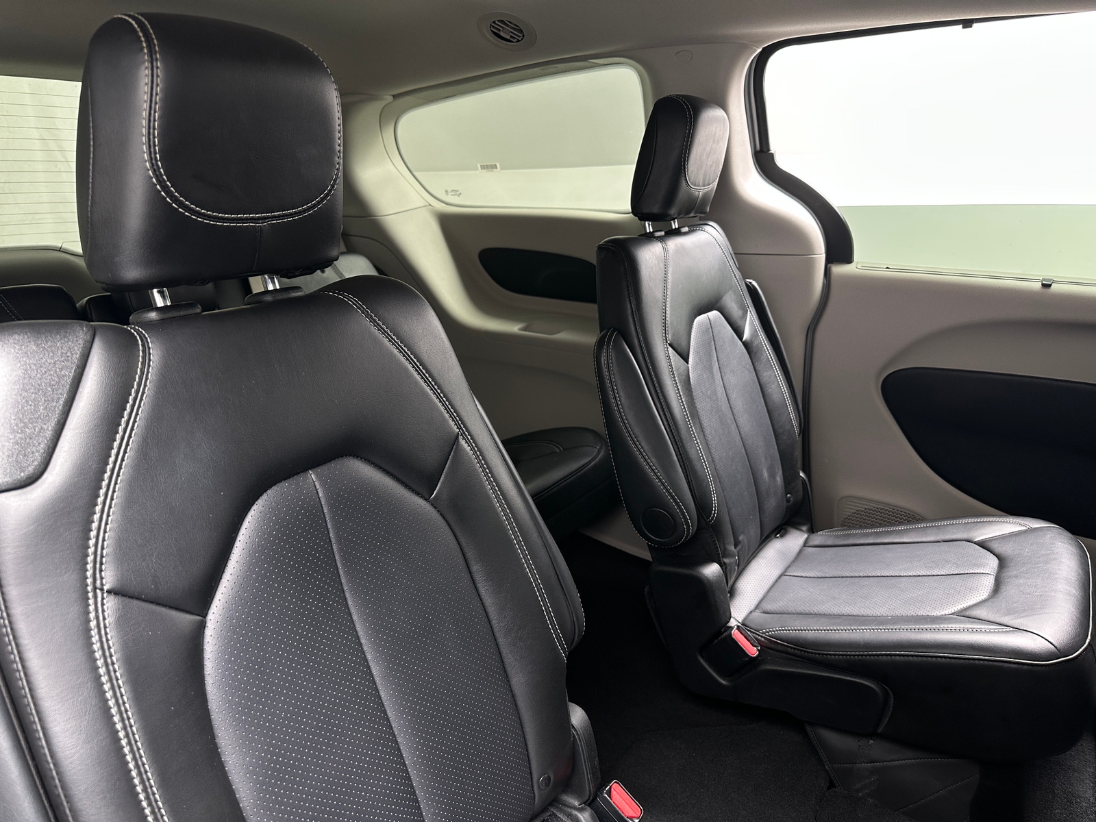 Thumbnail: 2024 Chrysler Pacifica - 5