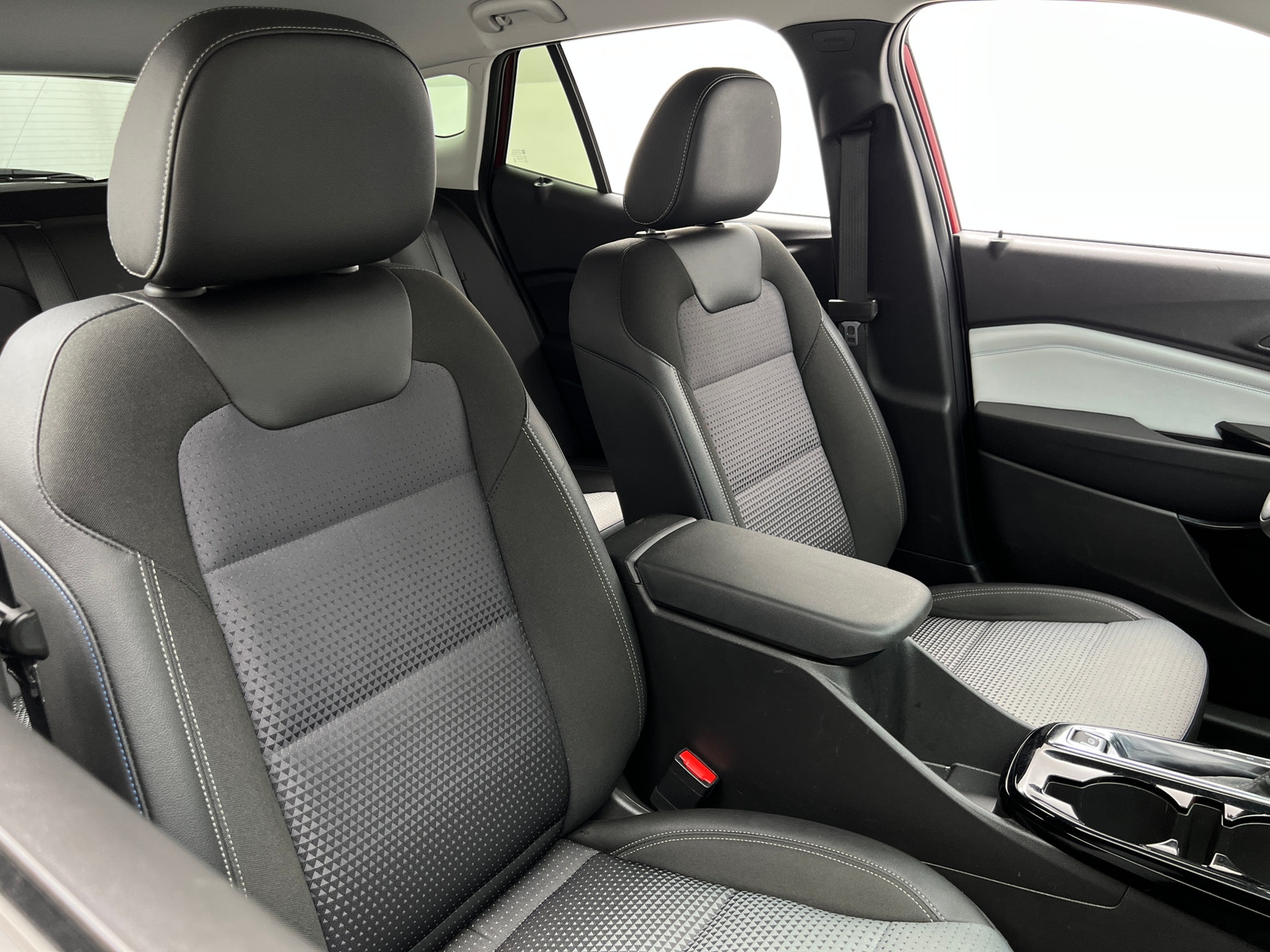 Thumbnail: 2025 Chevrolet Trax - 2