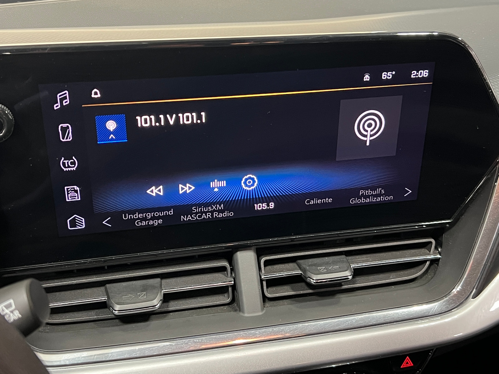 Thumbnail: 2025 Chevrolet Trax - 4