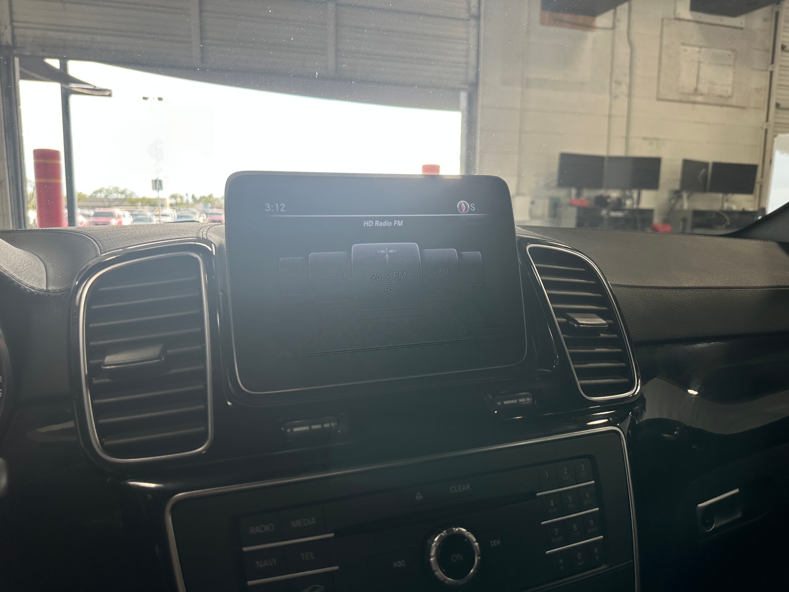 Thumbnail: 2018 Mercedes-Benz GLS - 3