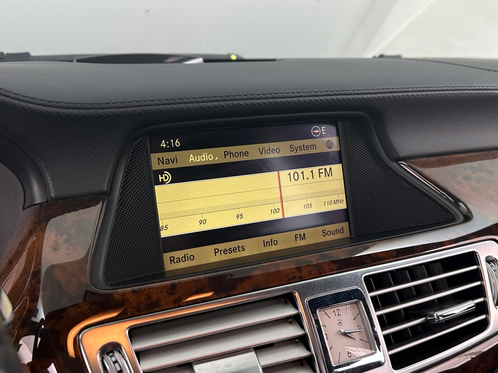 Thumbnail: 2012 Mercedes-Benz CLS - 3