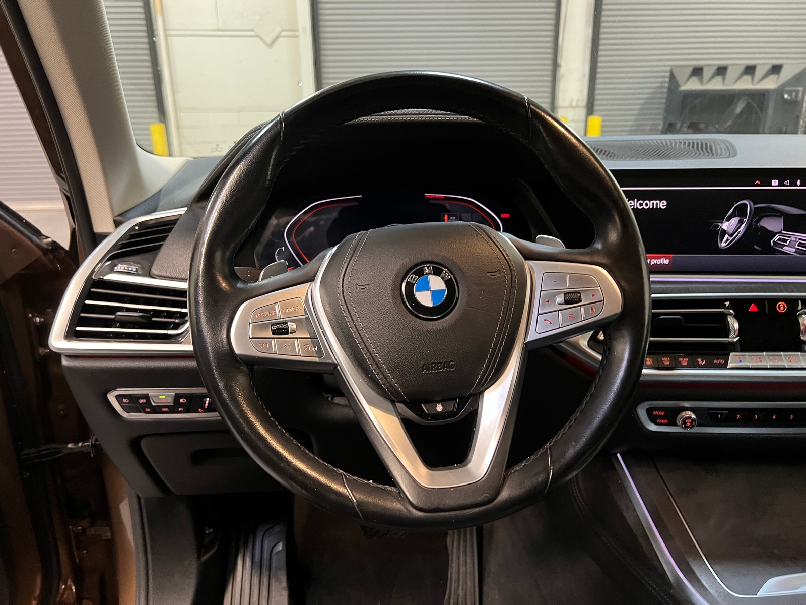 Thumbnail: 2019 BMW X7 - 4