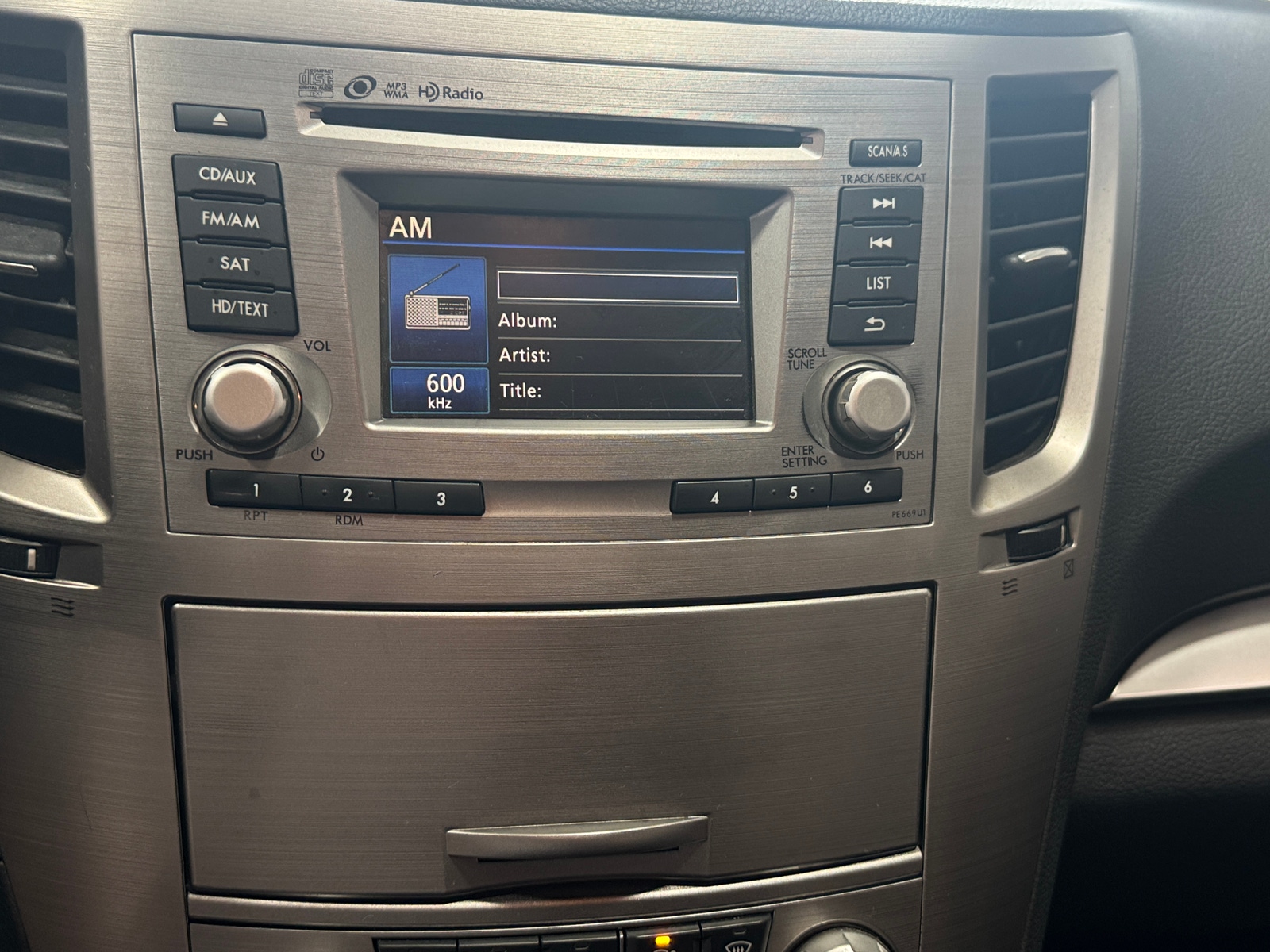 Thumbnail: 2014 Subaru Legacy - 4