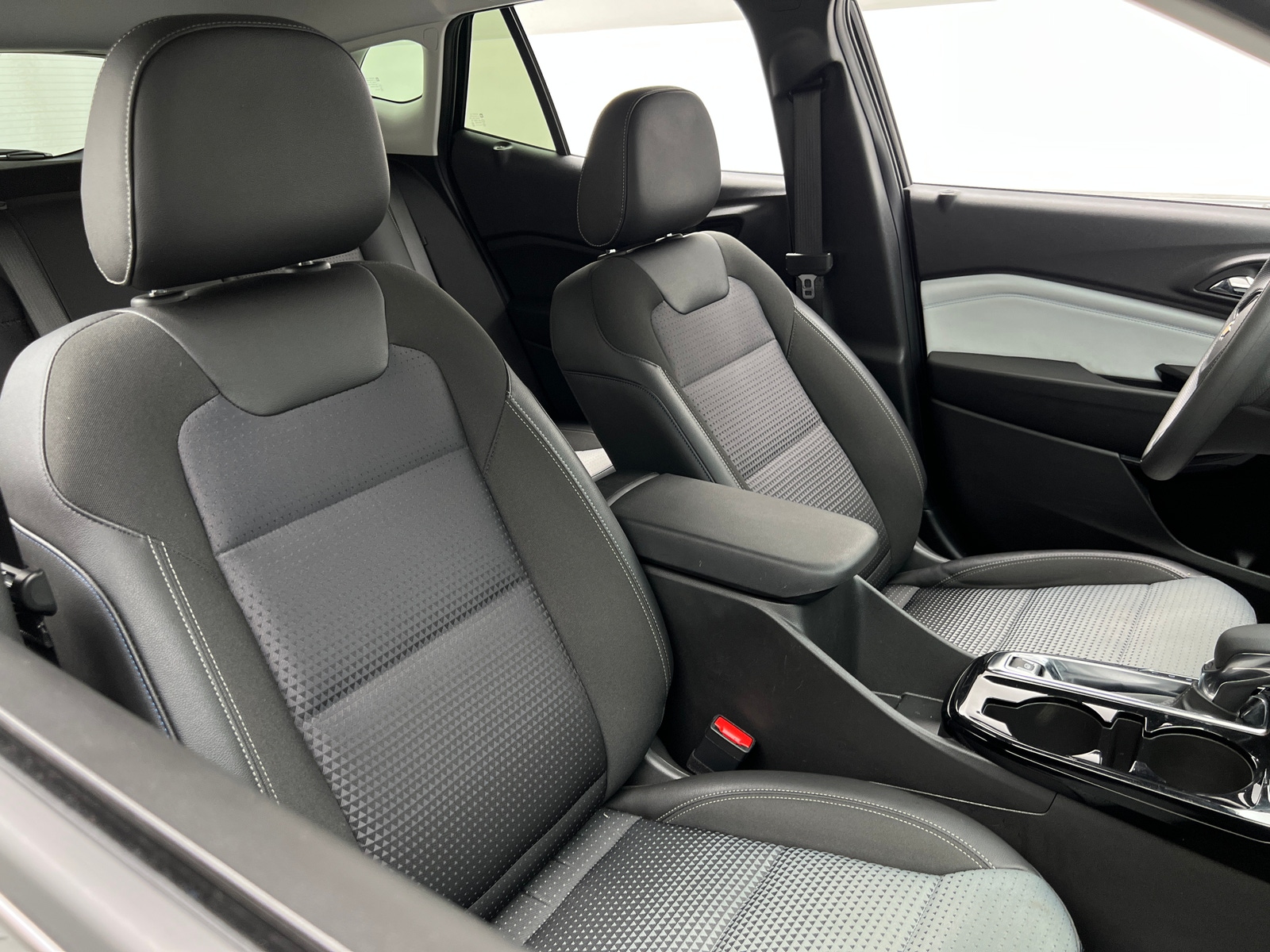 Thumbnail: 2025 Chevrolet Trax - 2