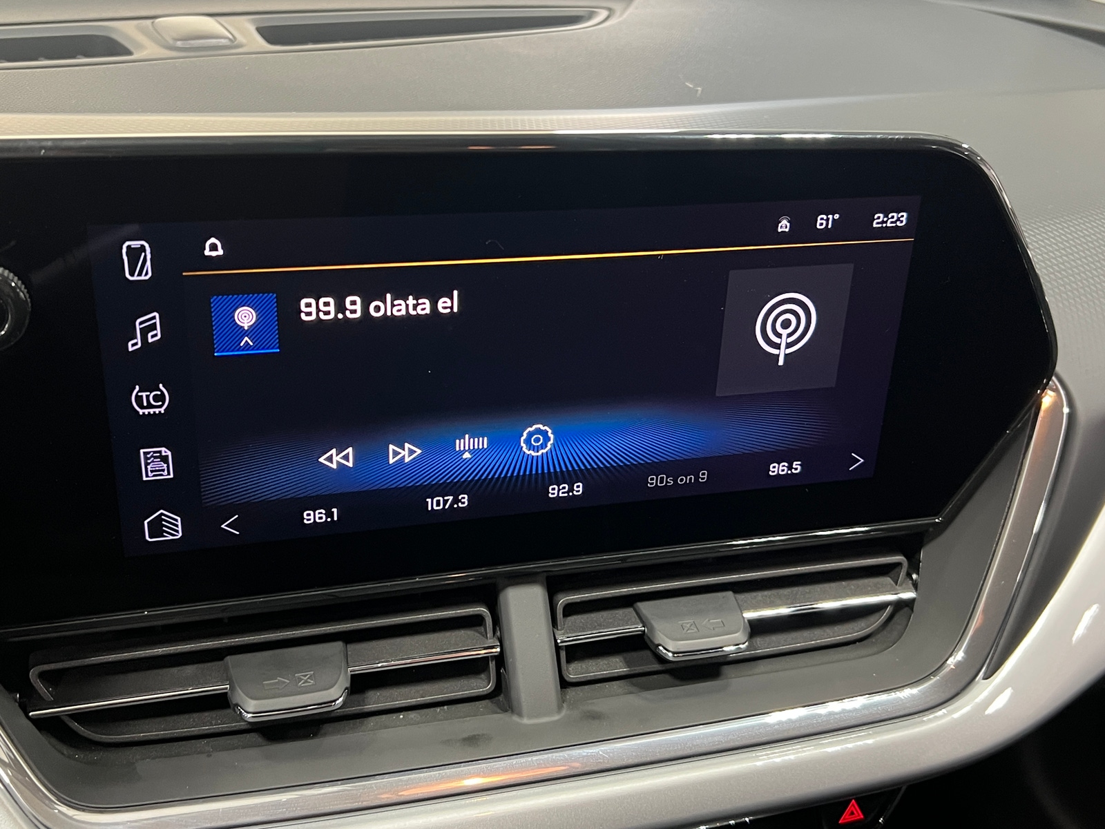 Thumbnail: 2025 Chevrolet Trax - 4