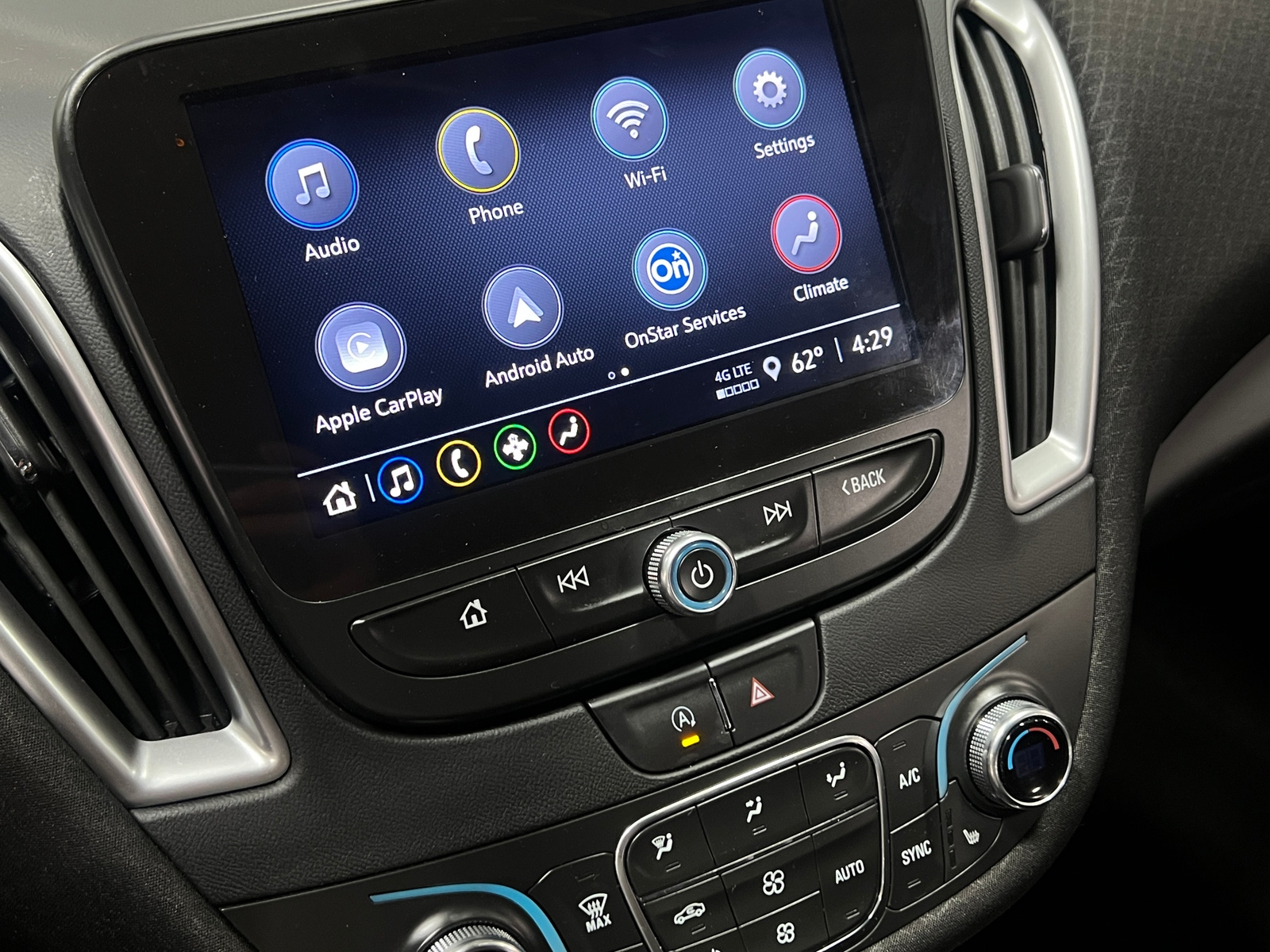 Thumbnail: 2025 Chevrolet Malibu - 4