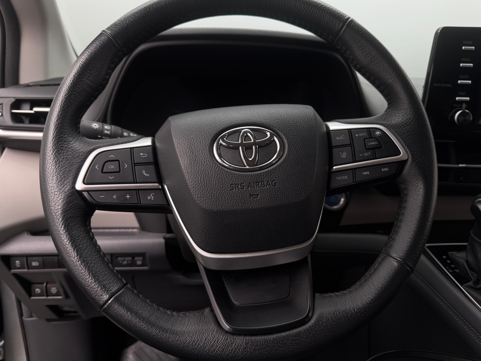 Thumbnail: 2024 Toyota Sienna - 4