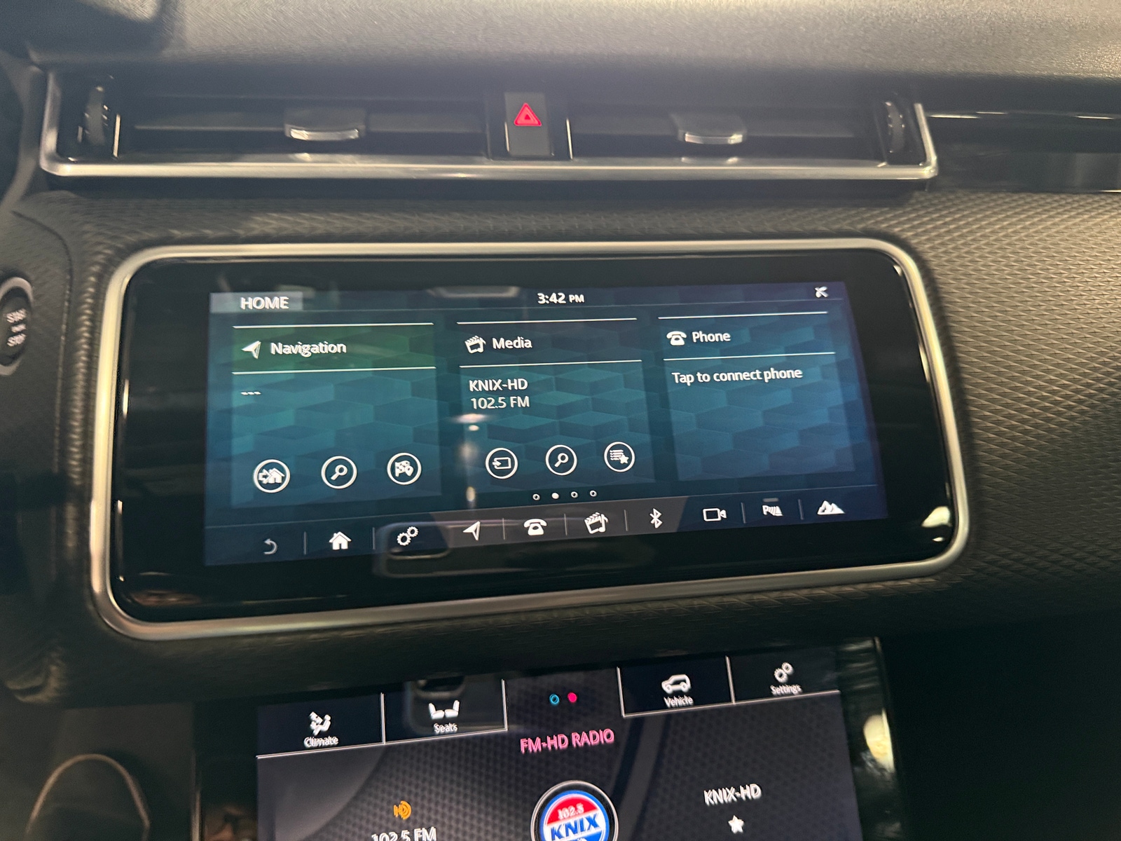 Thumbnail: 2018 Land Rover Range Rover Velar - 3