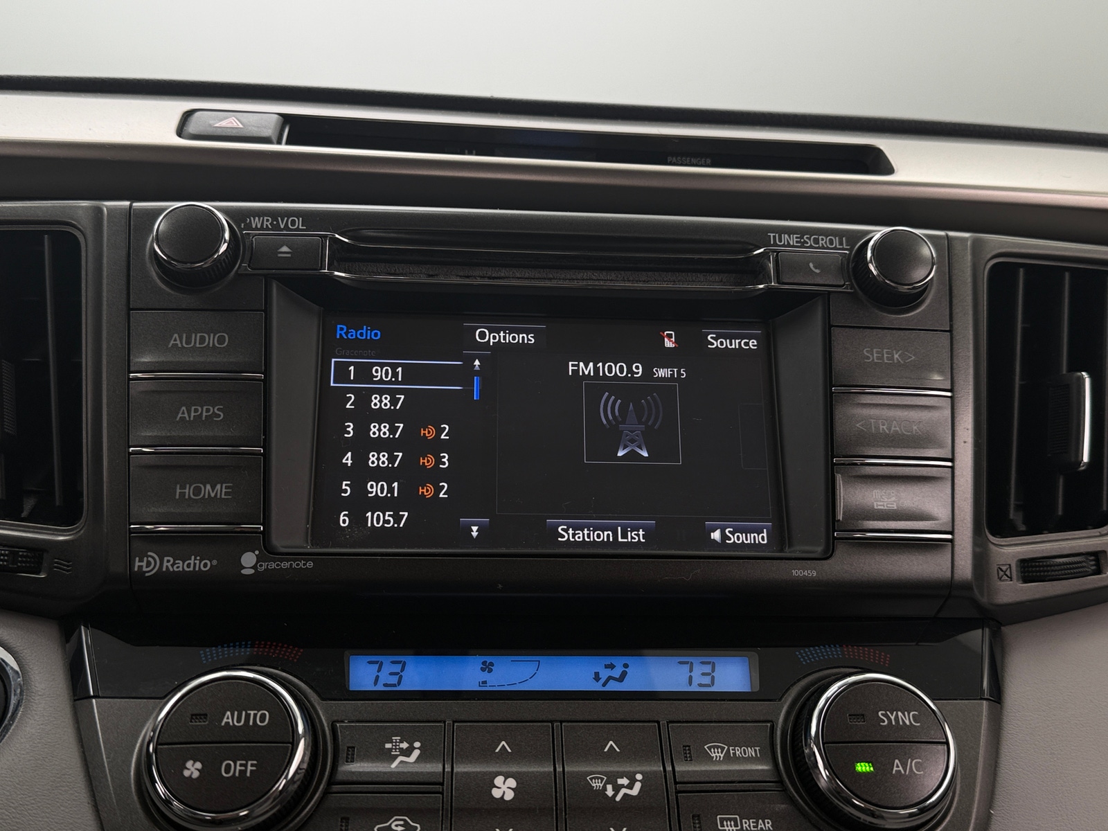 Thumbnail: 2014 Toyota RAV4 - 3