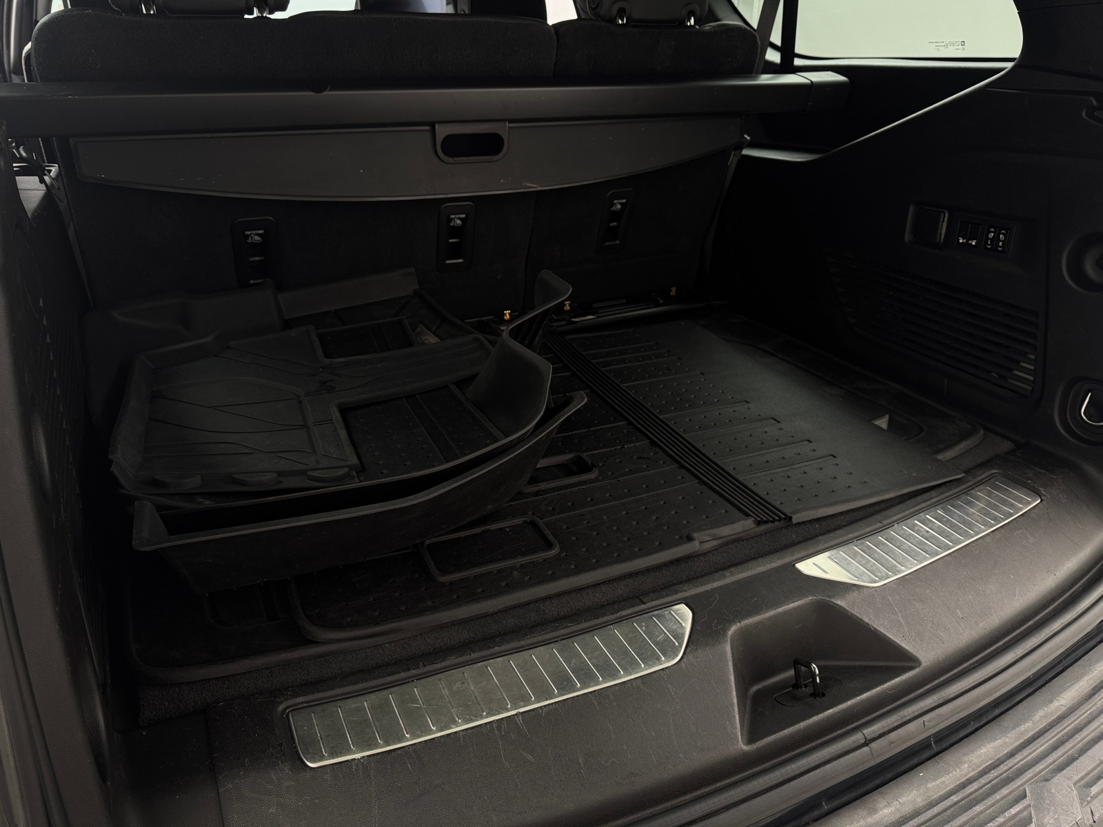 Thumbnail: 2021 Chevrolet Suburban - 6