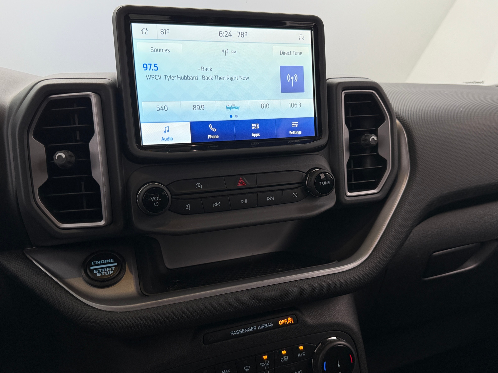 Thumbnail: 2022 Ford Bronco Sport - 4