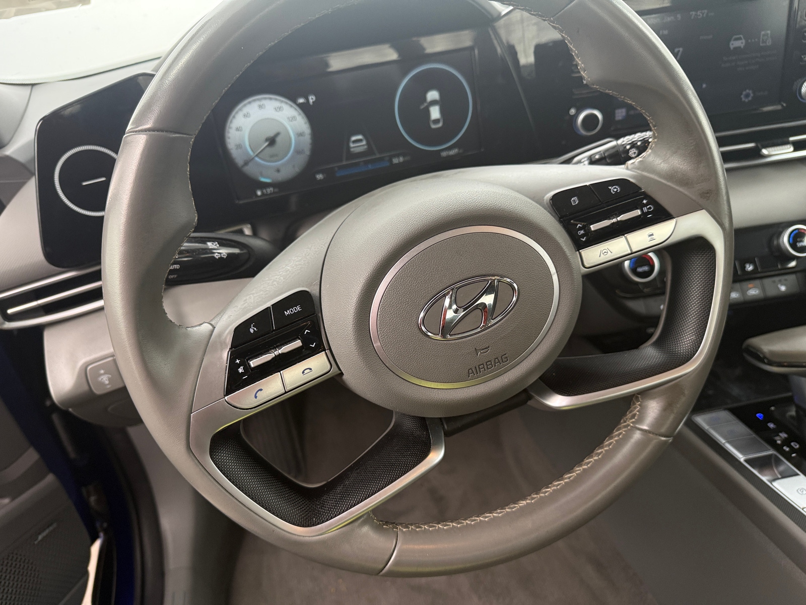 Thumbnail: 2022 Hyundai Elantra - 5