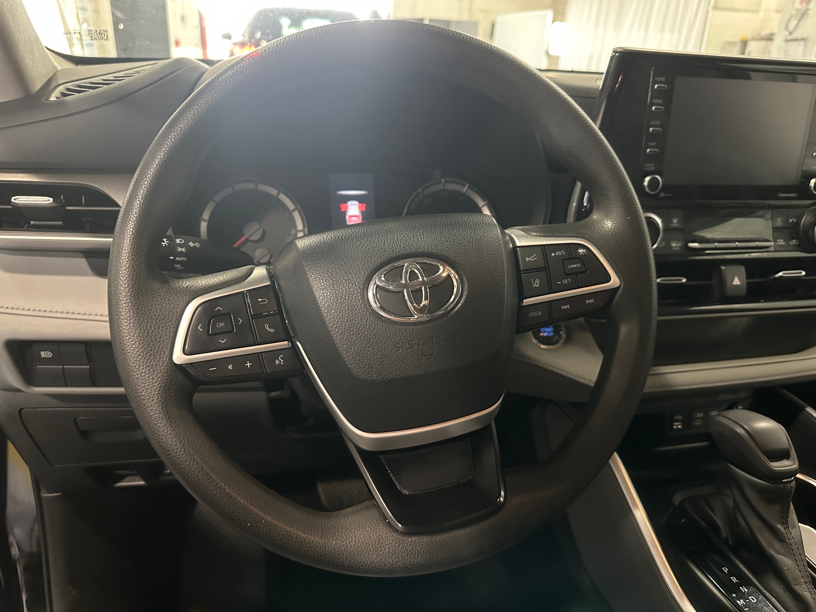 Thumbnail: 2022 Toyota Highlander - 5