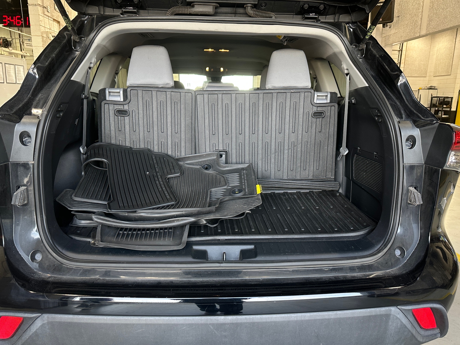 Thumbnail: 2022 Toyota Highlander - 7