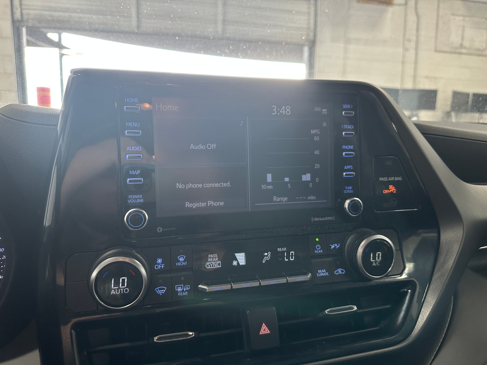 Thumbnail: 2022 Toyota Highlander - 4