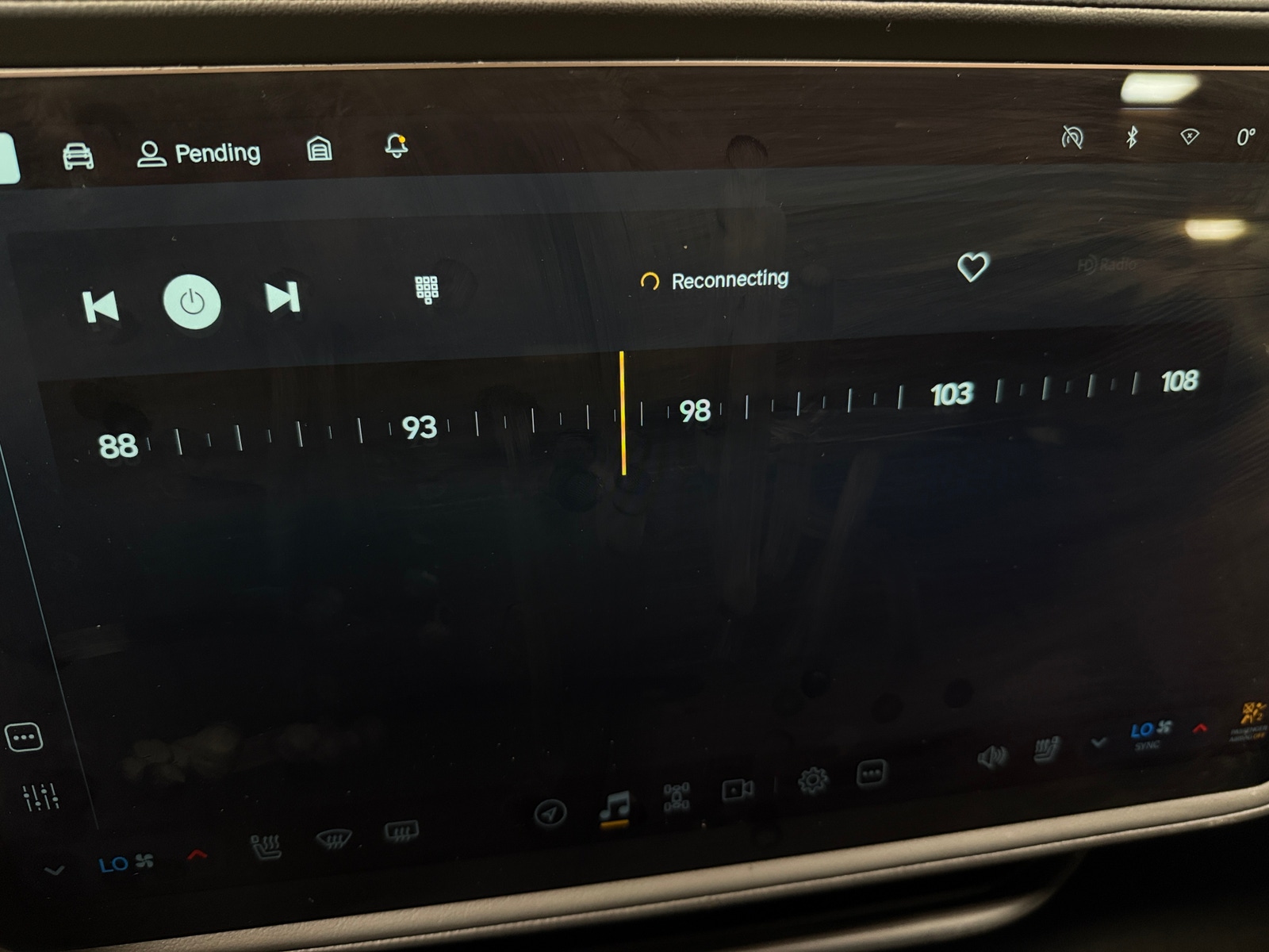 Thumbnail: 2025 Rivian R1S - 3