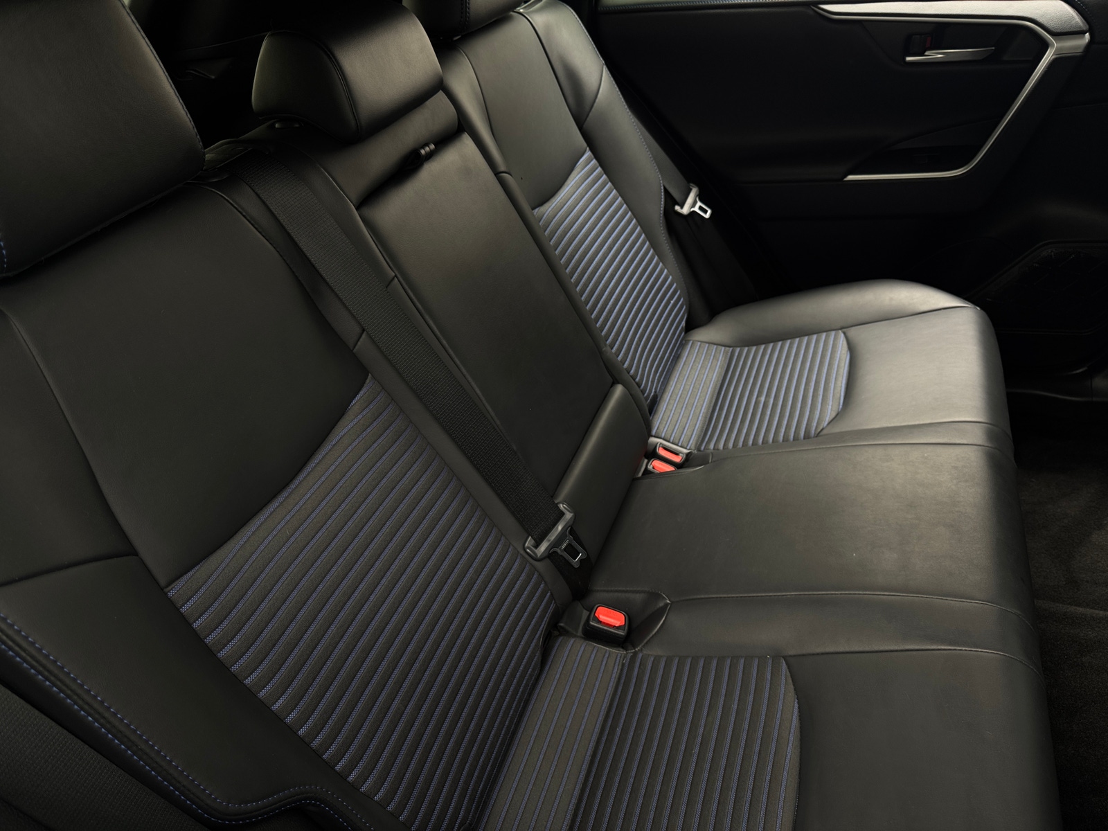 Thumbnail: 2021 Toyota RAV4 - 6