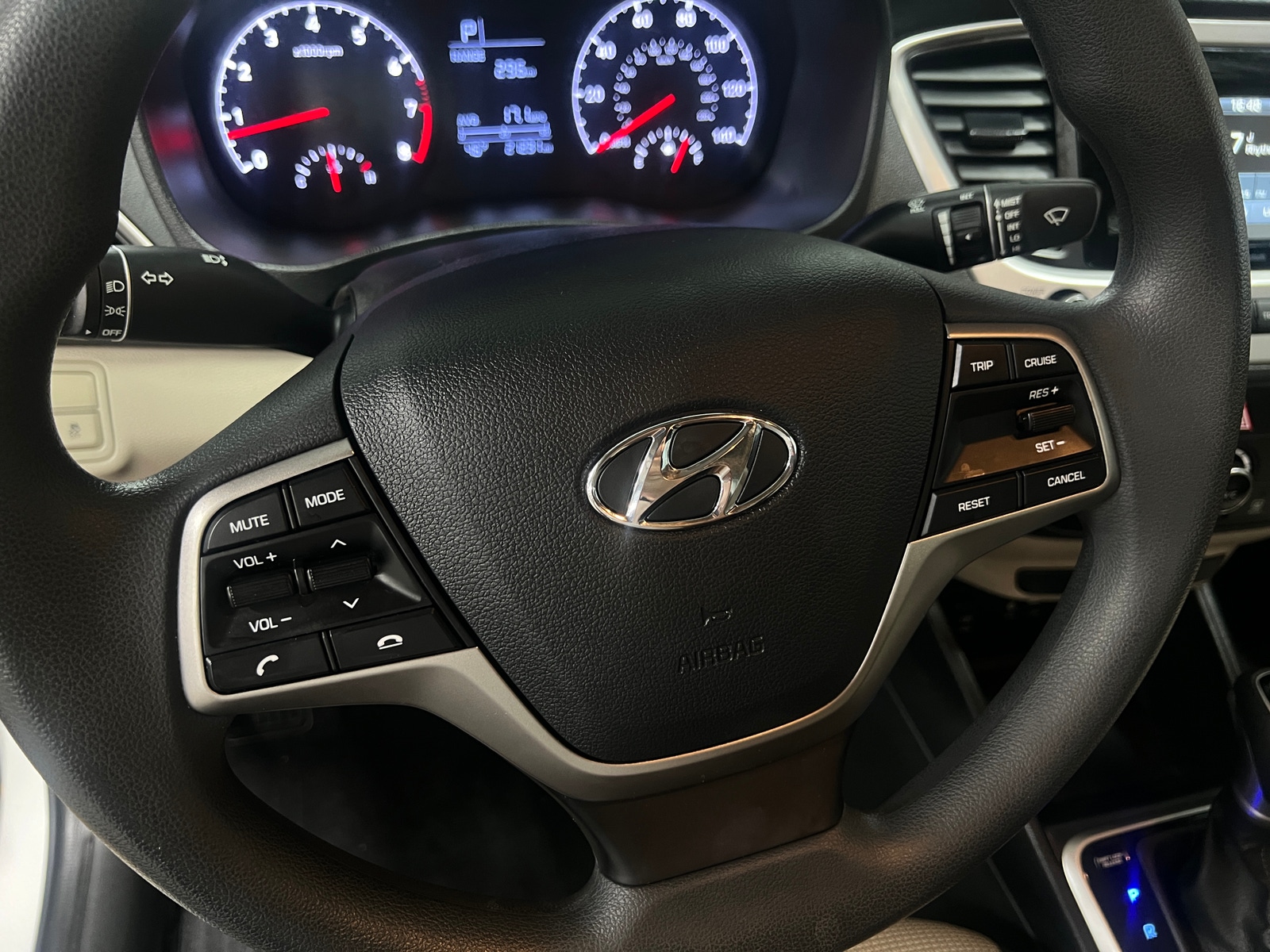 Thumbnail: 2022 Hyundai Accent - 5