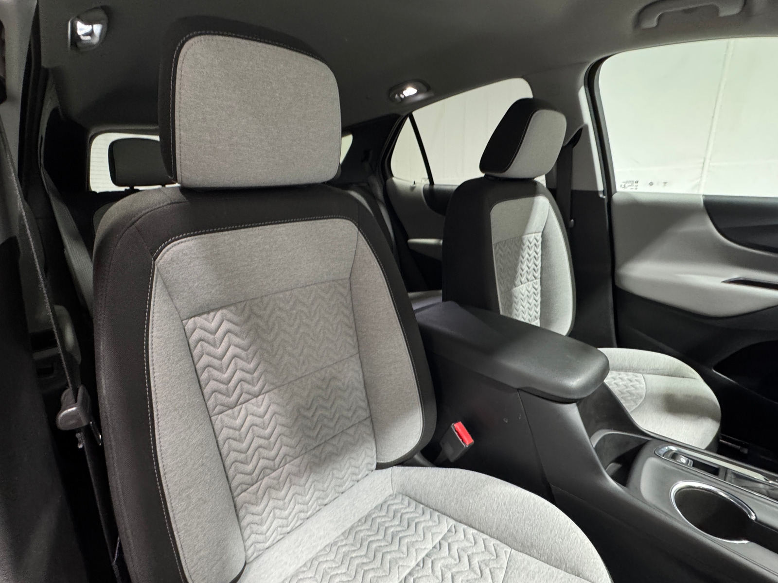 Thumbnail: 2022 Chevrolet Equinox - 2