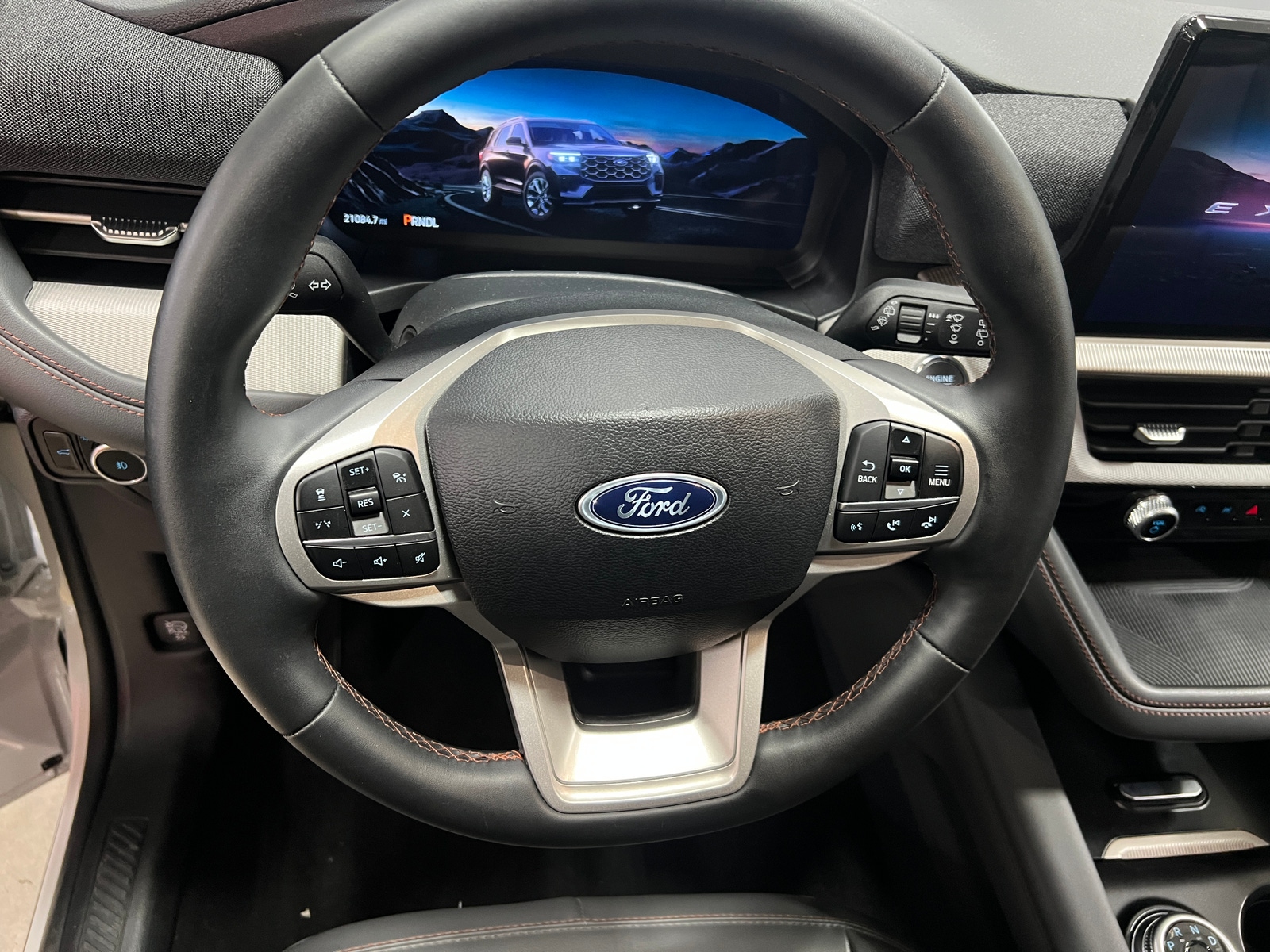 Thumbnail: 2025 Ford Explorer - 5