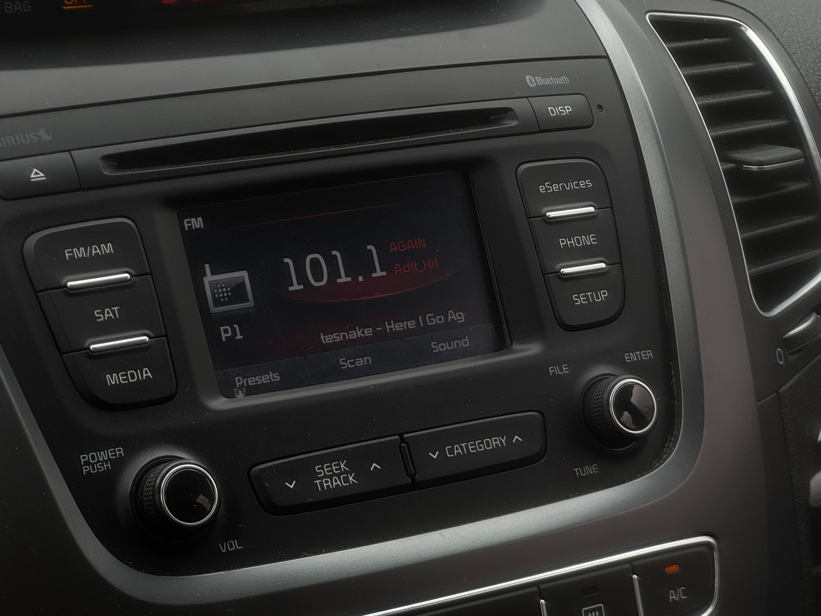 Thumbnail: 2014 Kia Sorento - 4