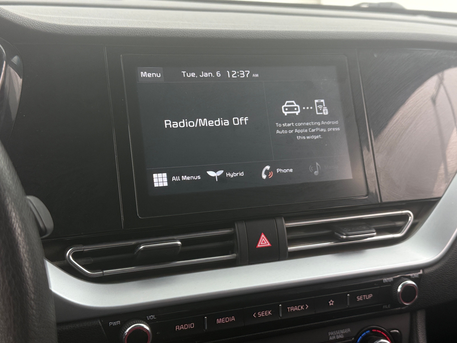 Thumbnail: 2022 Kia Niro - 4