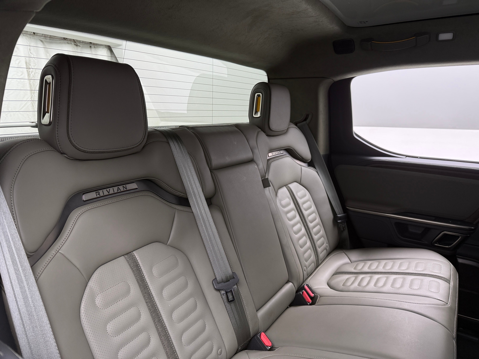 Thumbnail: 2023 Rivian R1T - 5