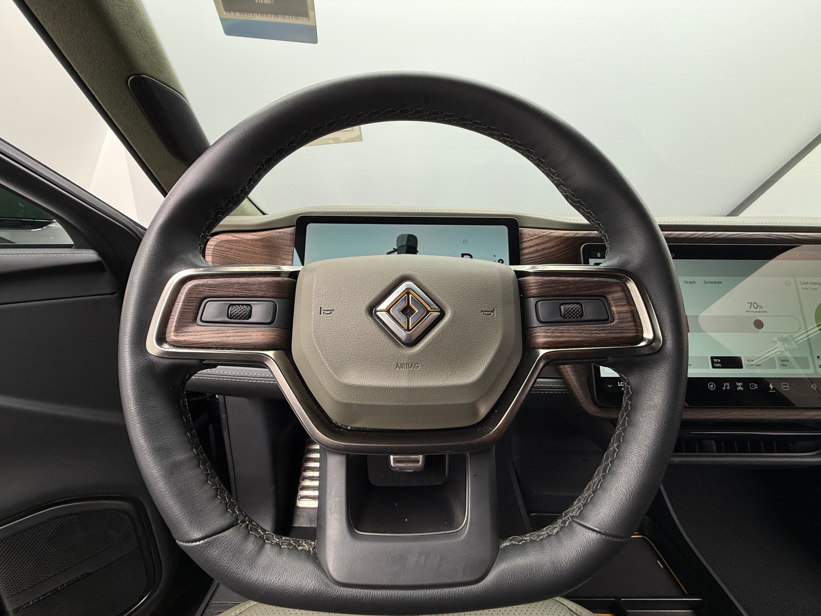 Thumbnail: 2023 Rivian R1T - 4