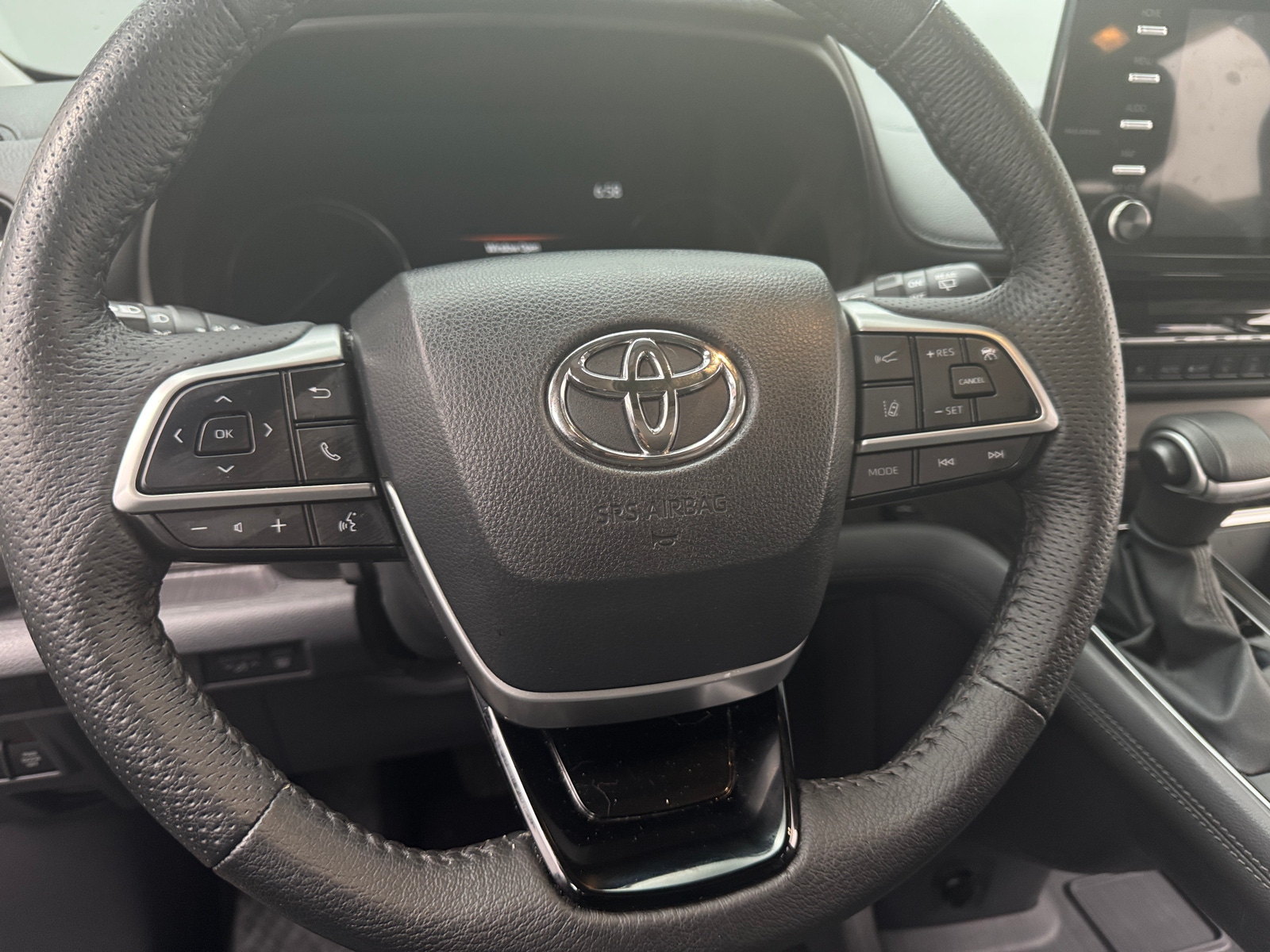 Thumbnail: 2023 Toyota Sienna - 4