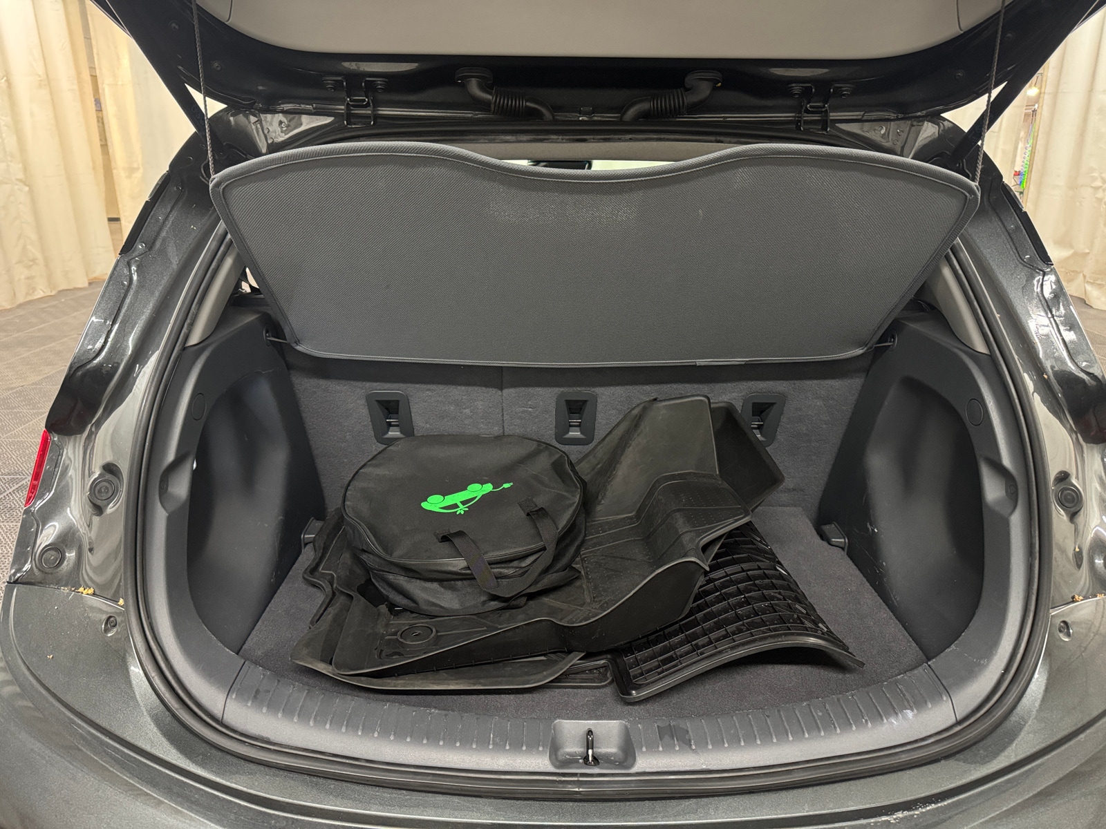 Thumbnail: 2020 Chevrolet Bolt EV - 6