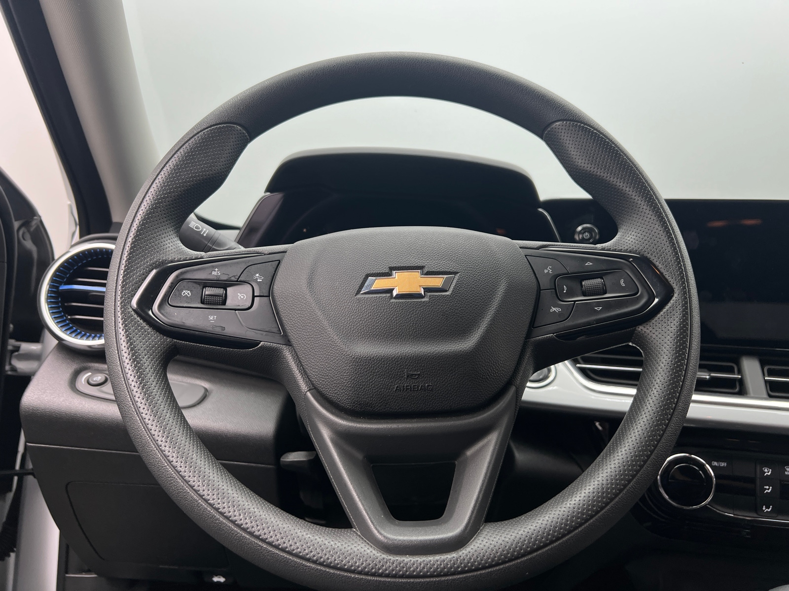 Thumbnail: 2025 Chevrolet Trax - 5