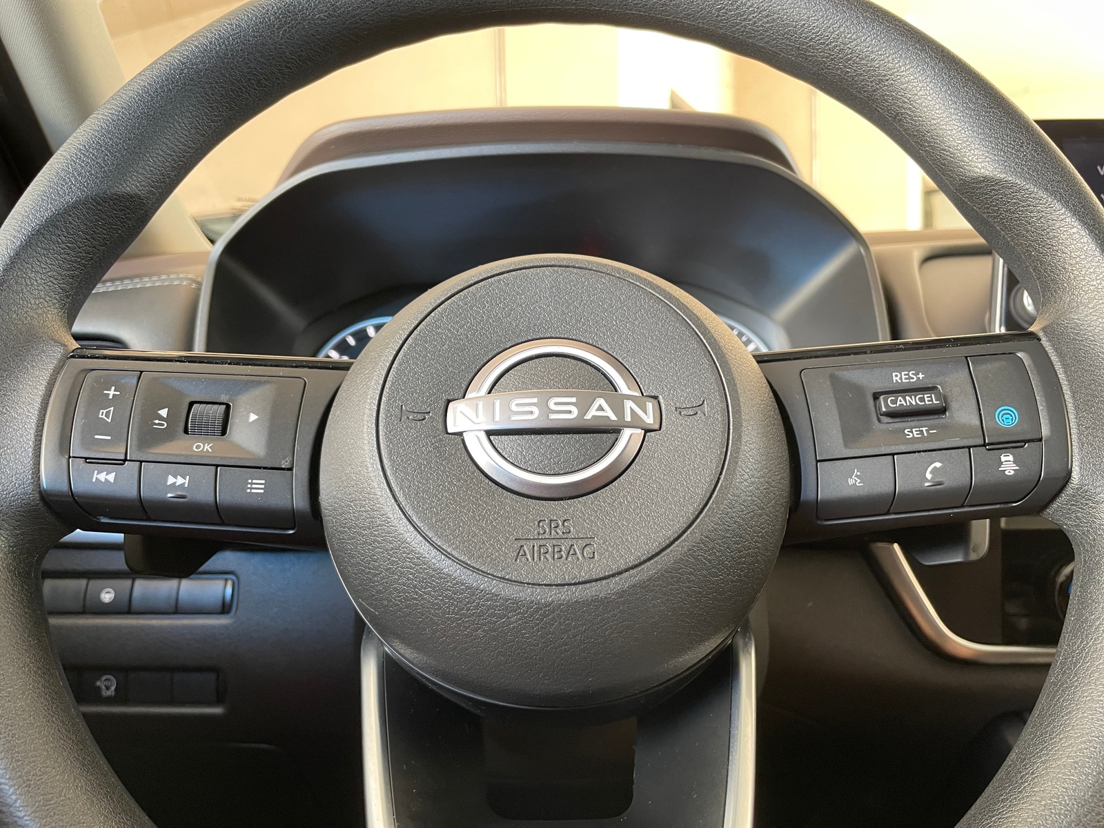 Thumbnail: 2023 Nissan Rogue - 5