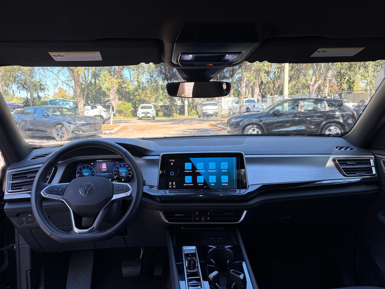 Thumbnail: 2025 Volkswagen Atlas - 3