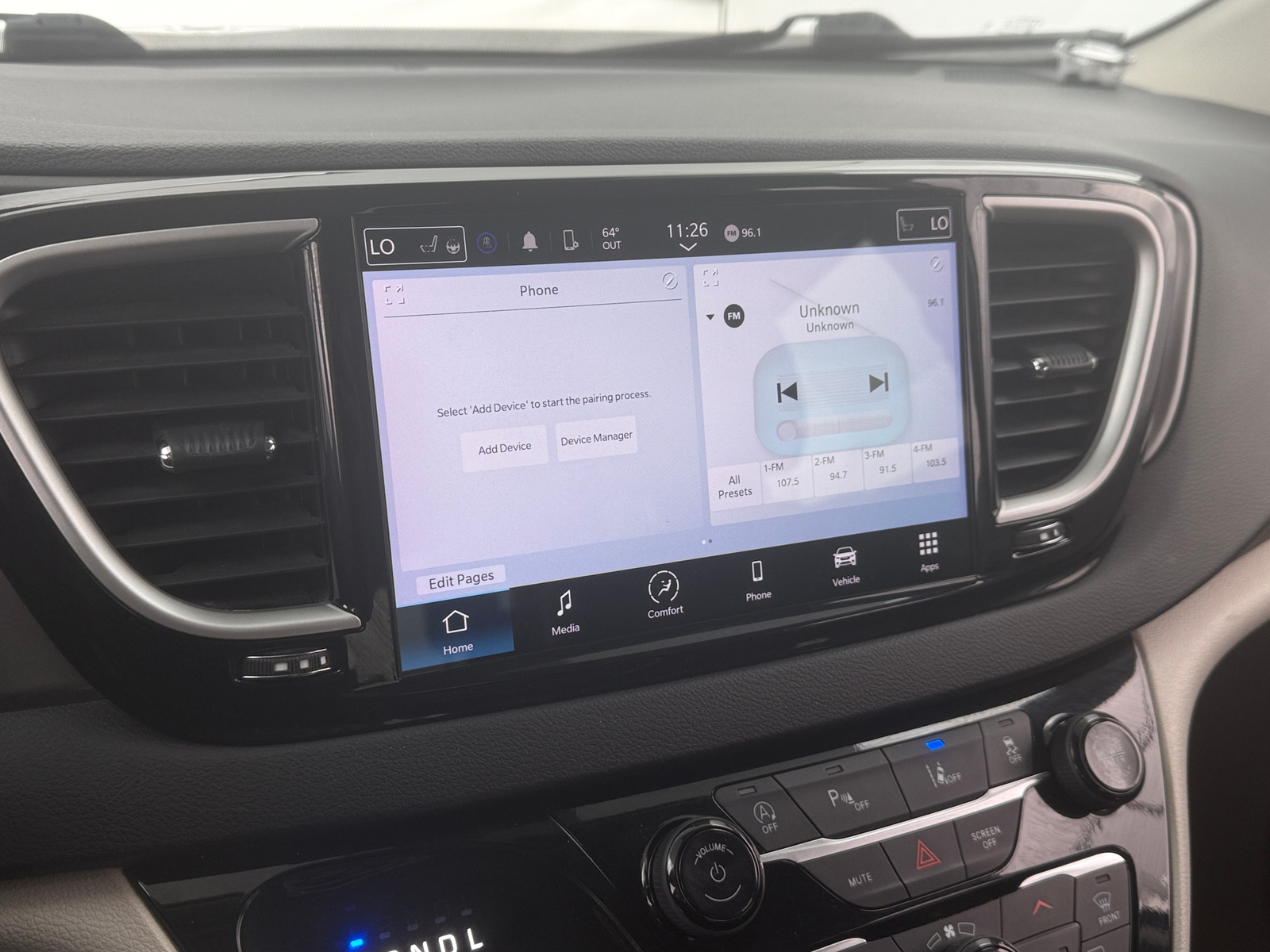 Thumbnail: 2024 Chrysler Pacifica - 3