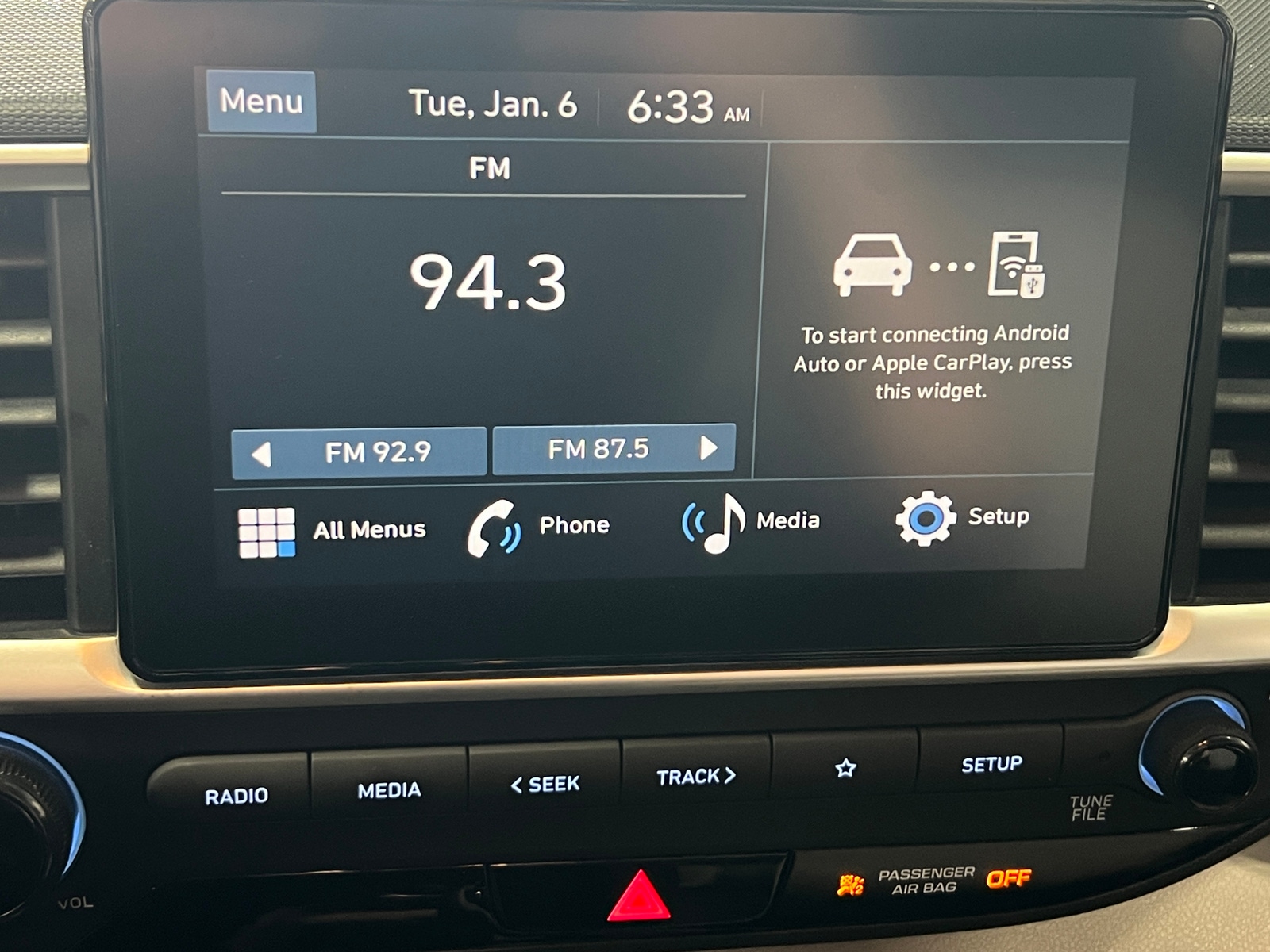Thumbnail: 2023 Hyundai Venue - 4