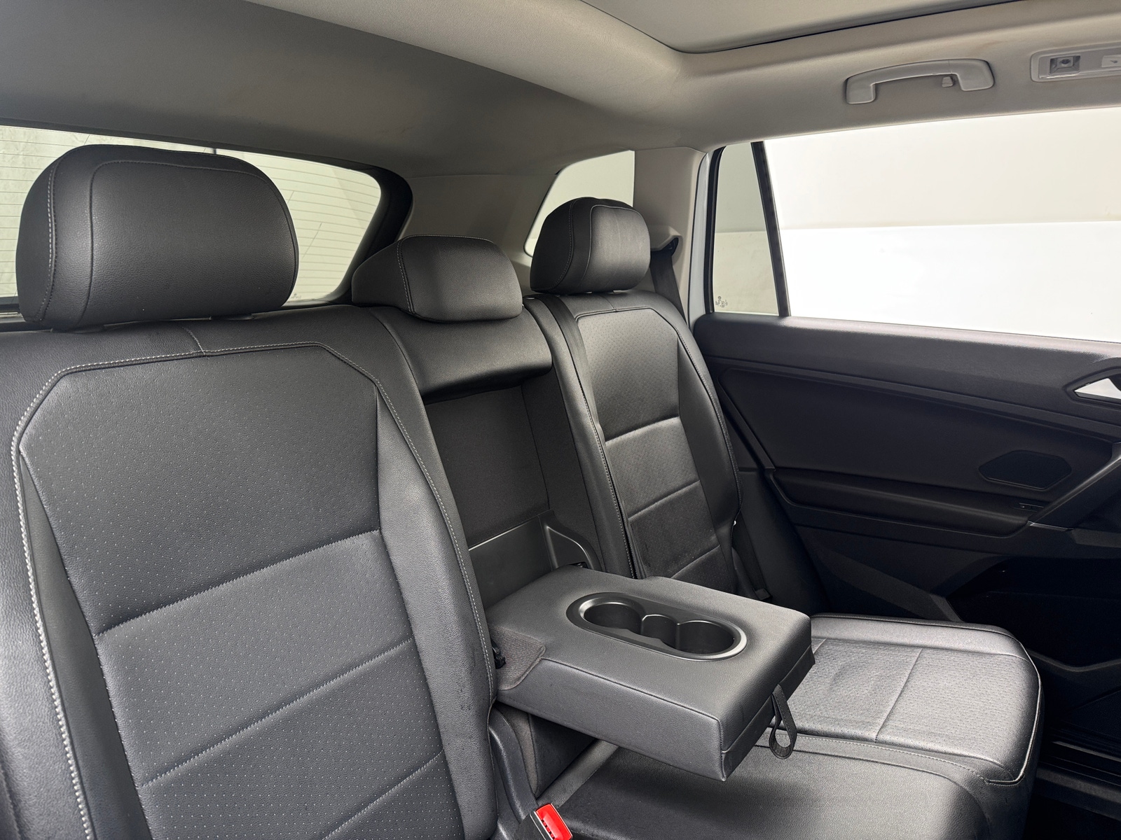 Thumbnail: 2020 Volkswagen Tiguan - 5