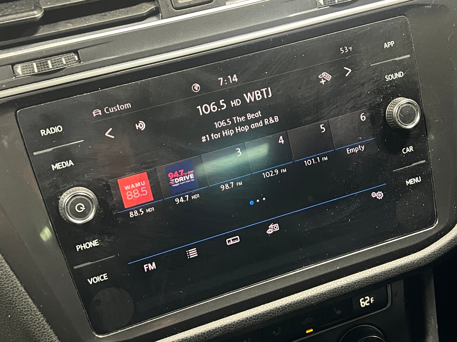 Thumbnail: 2020 Volkswagen Tiguan - 3