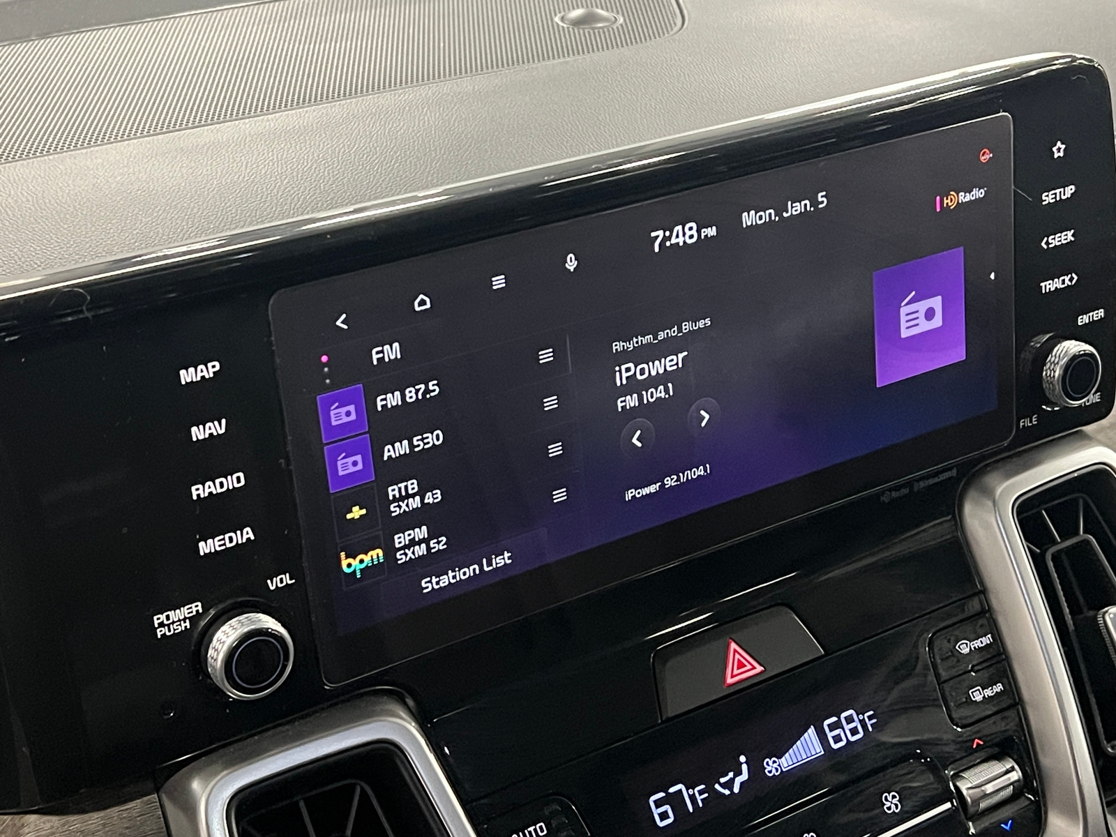 Thumbnail: 2022 Kia Sorento - 3