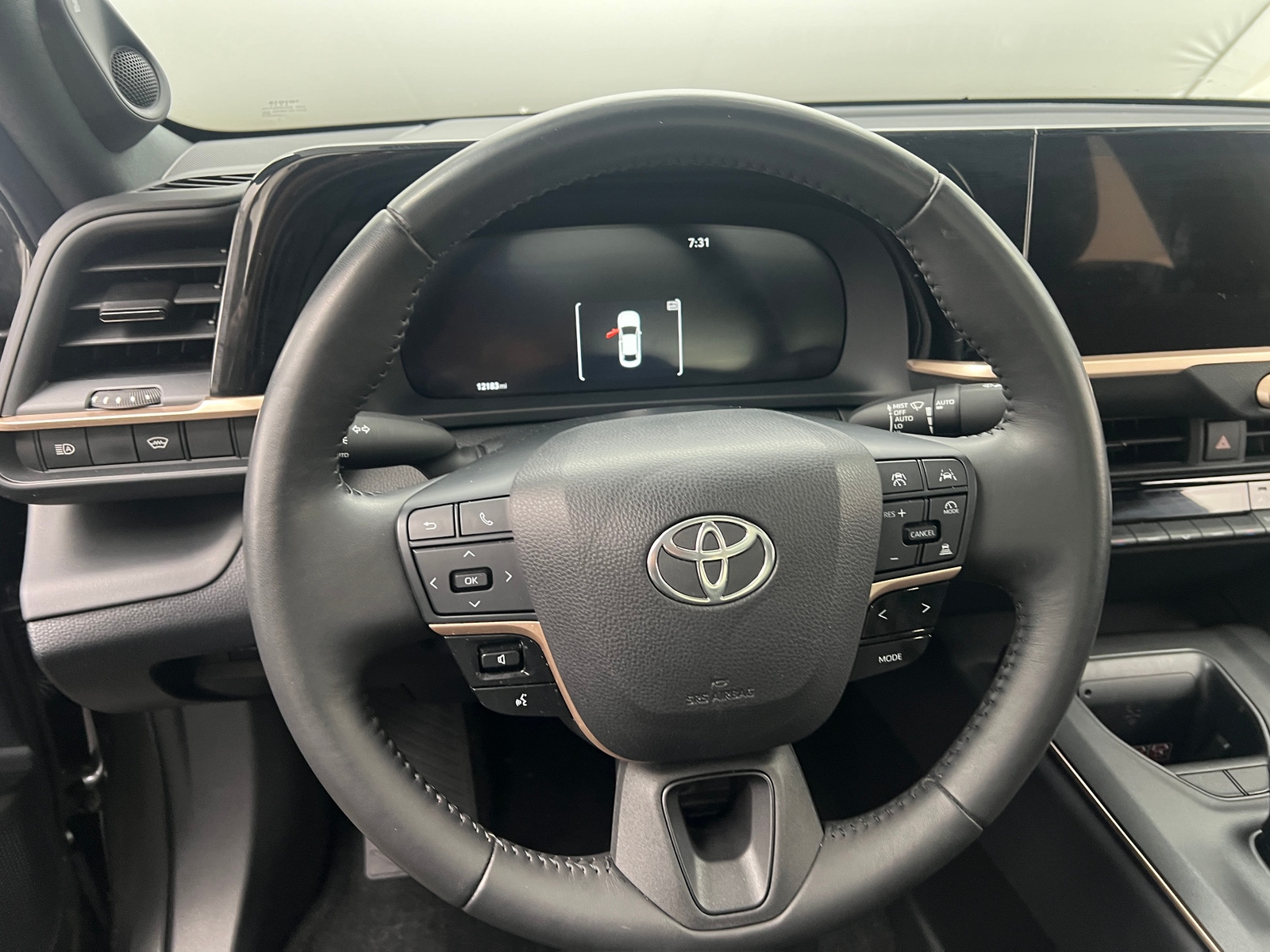 Thumbnail: 2023 Toyota Crown - 4