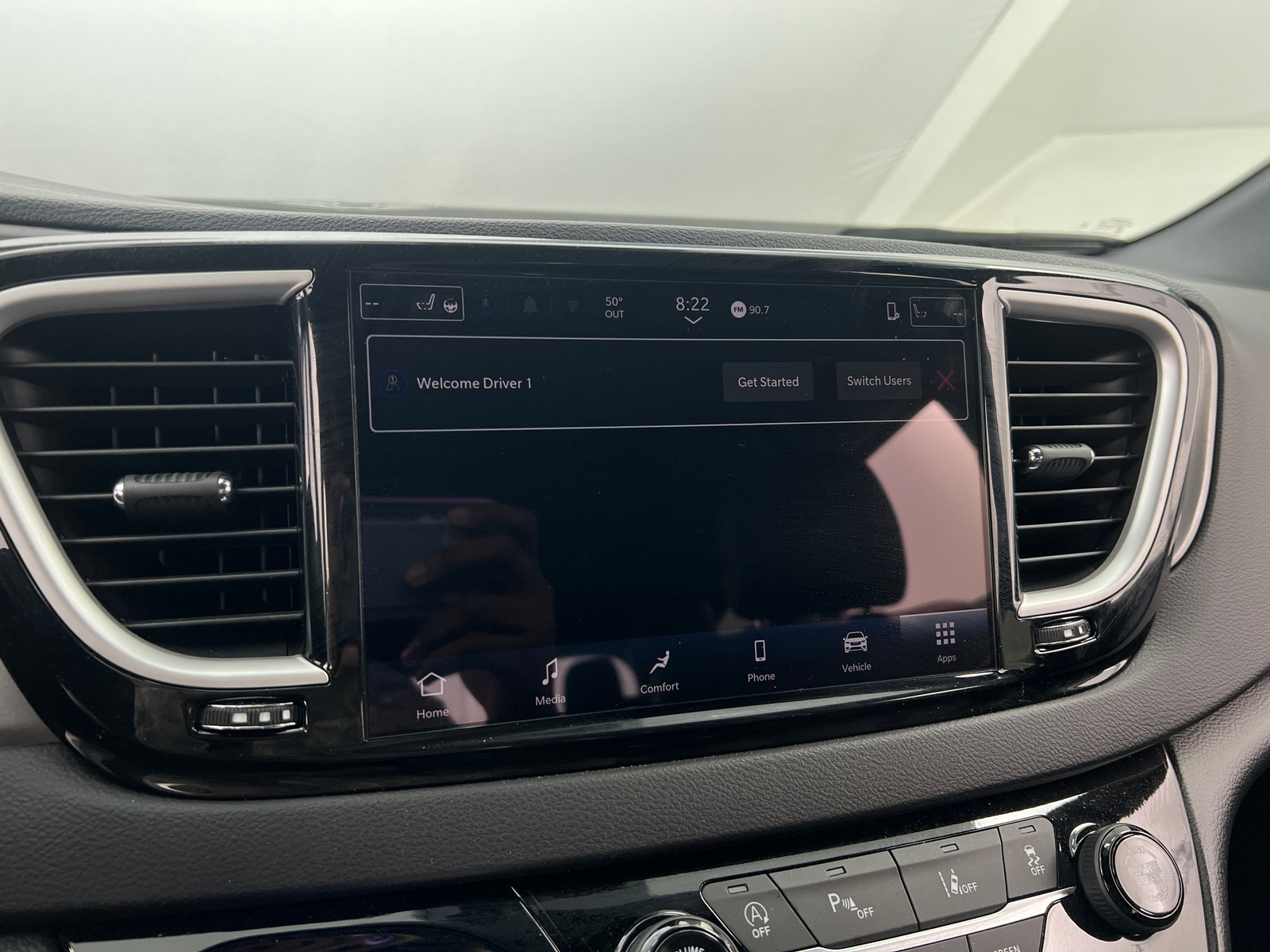 Thumbnail: 2025 Chrysler Voyager - 3