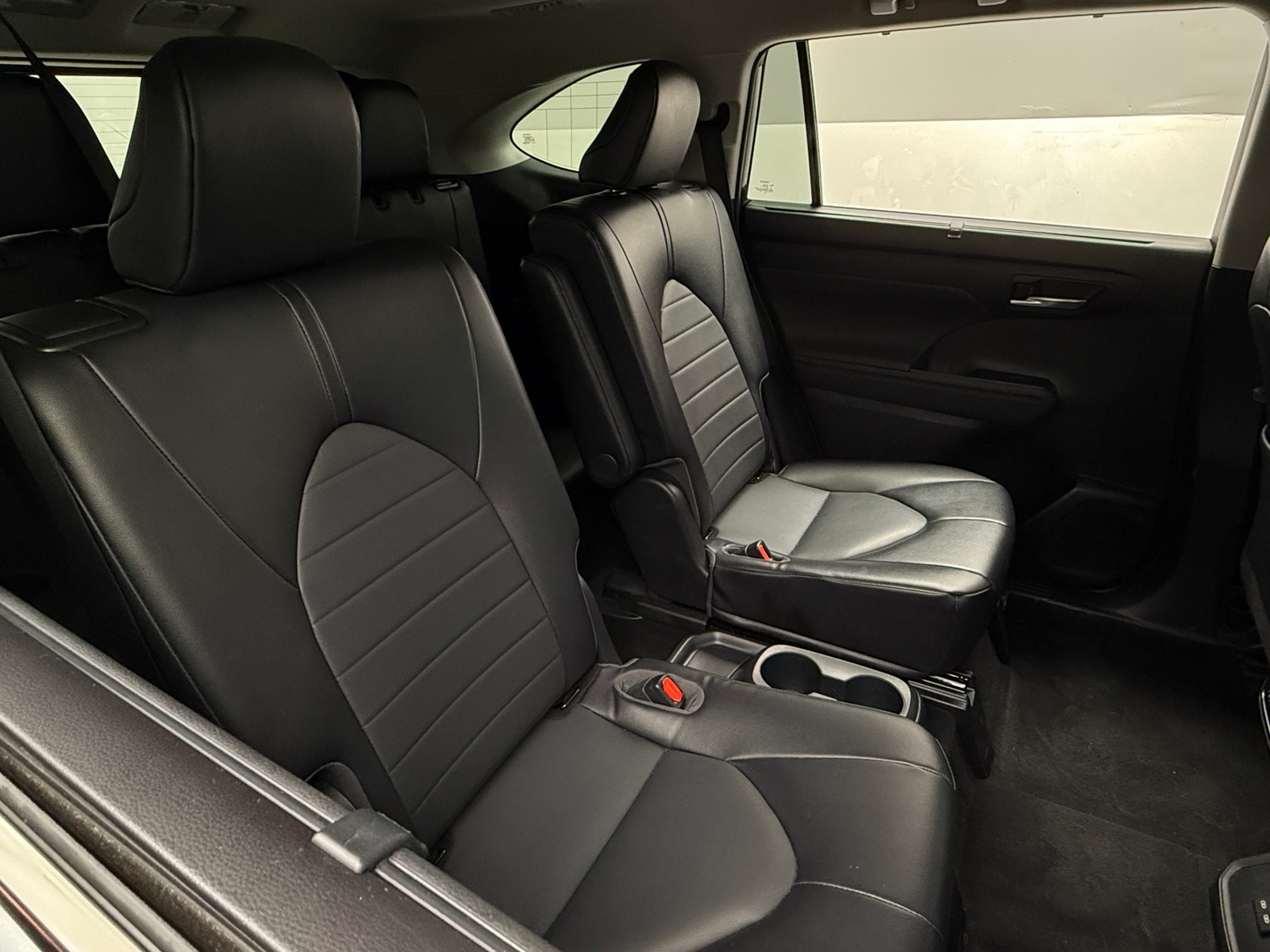 Thumbnail: 2022 Toyota Highlander - 5