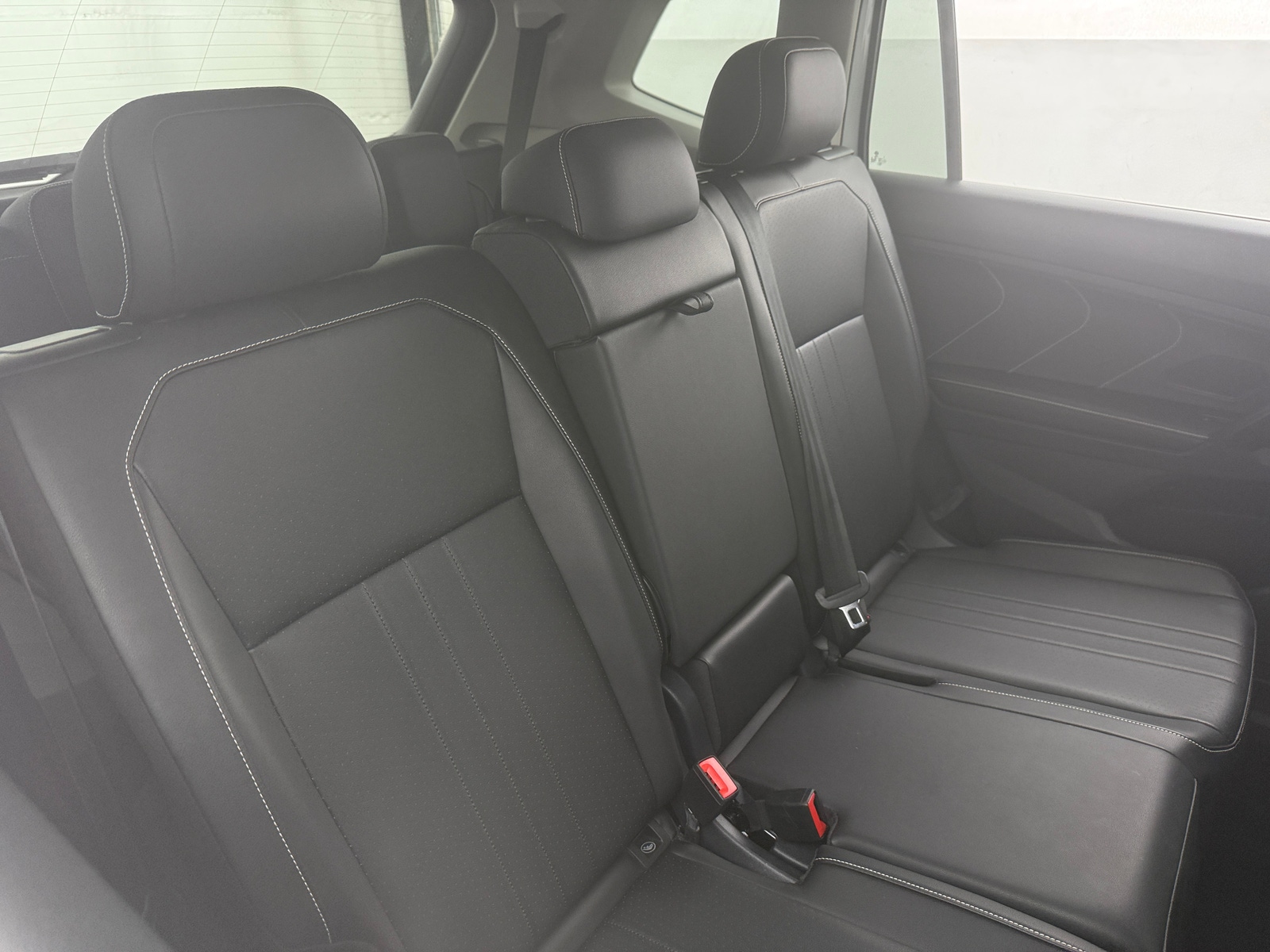 Thumbnail: 2023 Volkswagen Tiguan - 5