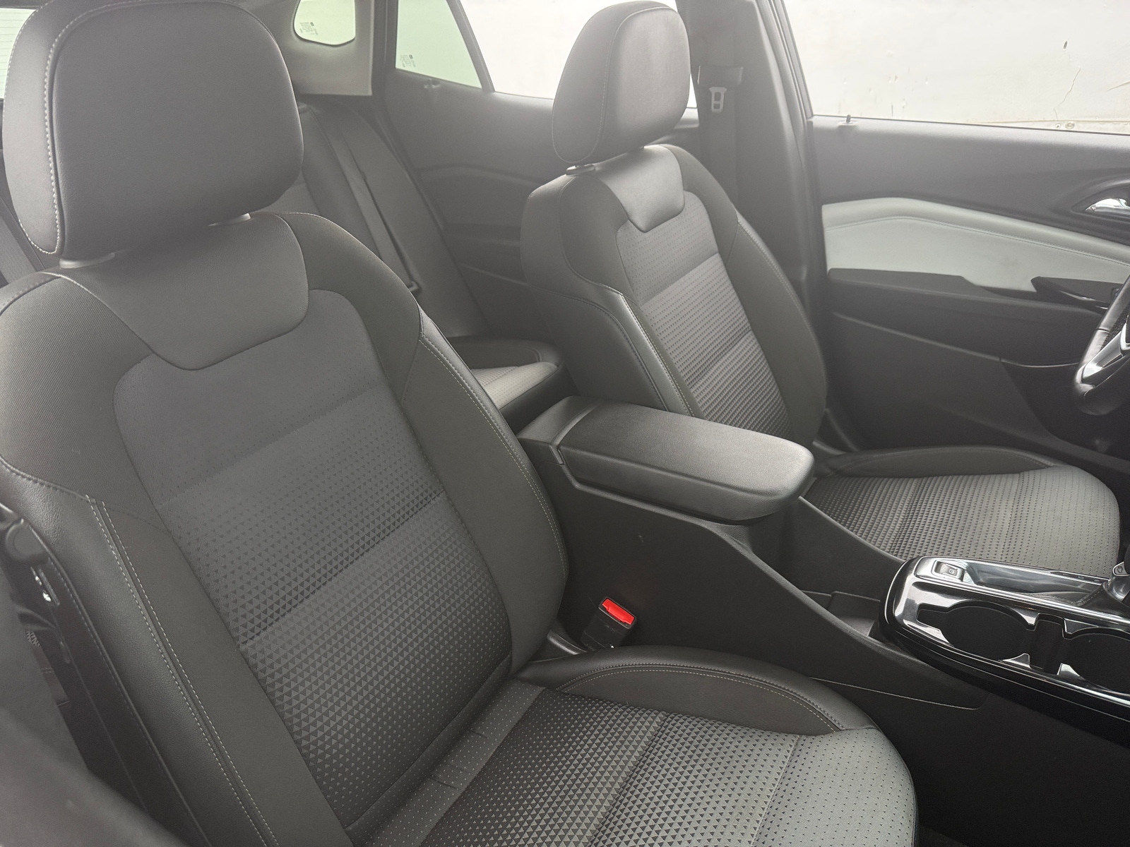 Thumbnail: 2025 Chevrolet Trax - 2