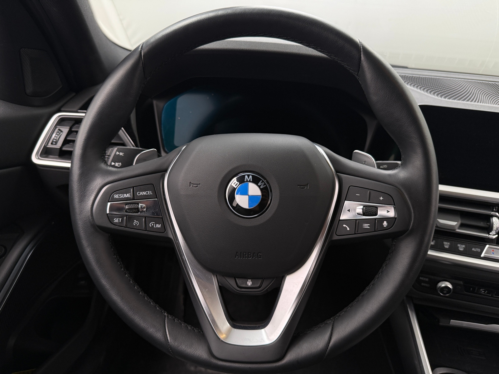 Thumbnail: 2022 BMW 3 Series - 4