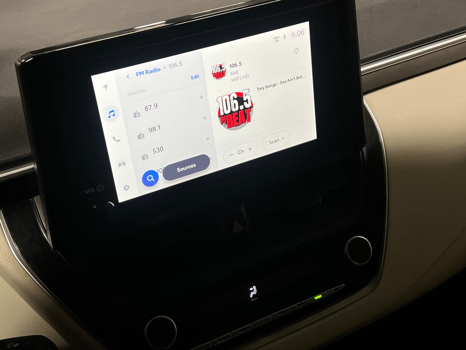 Thumbnail: 2025 Toyota Corolla - 4