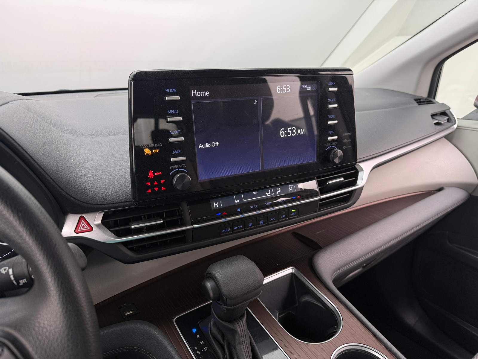 Thumbnail: 2024 Toyota Sienna - 4